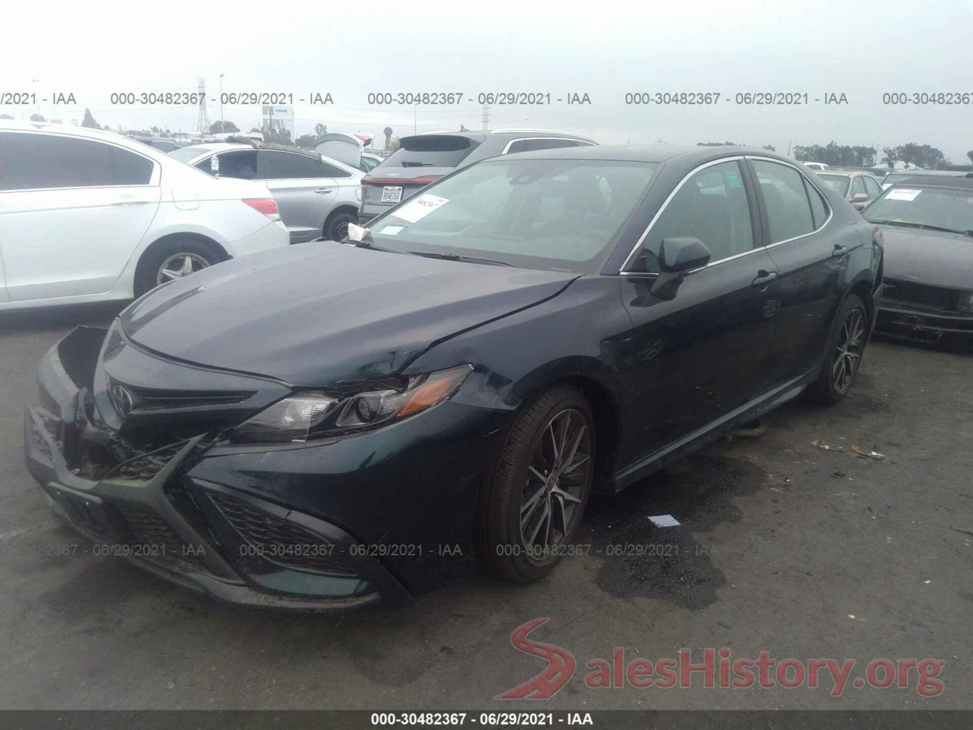 4T1T11AK3MU570181 2021 TOYOTA CAMRY