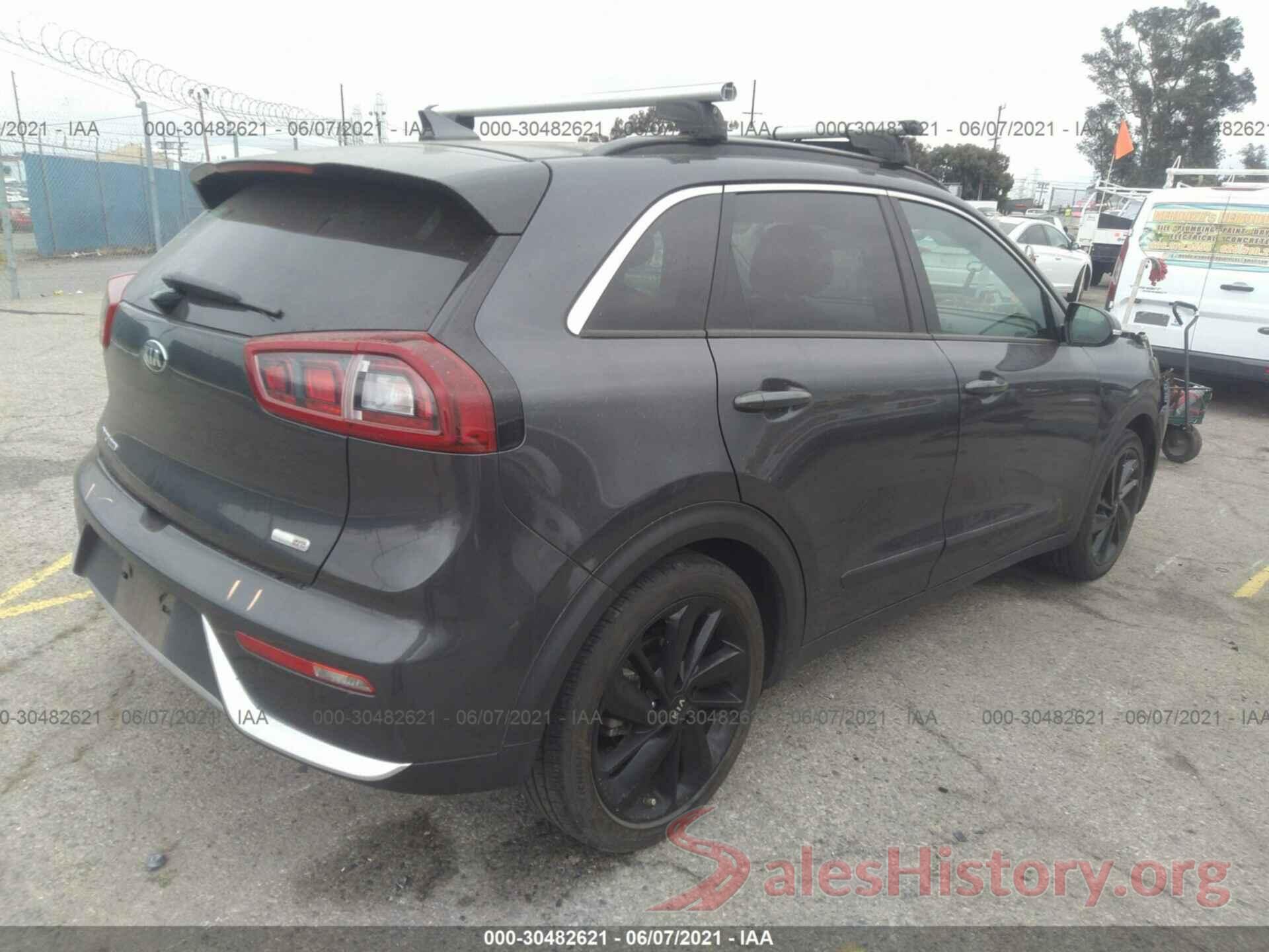 KNDCC3LC8J5136456 2018 KIA NIRO