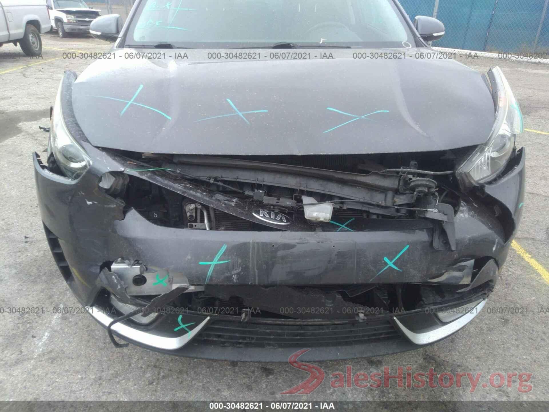 KNDCC3LC8J5136456 2018 KIA NIRO