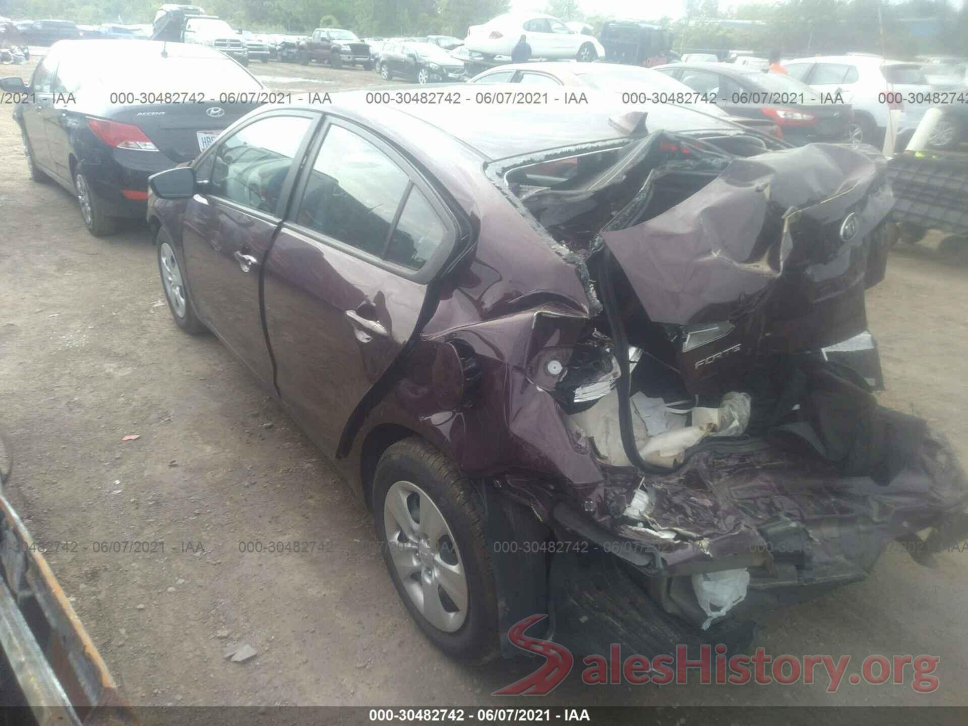 3KPFK4A77JE213124 2018 KIA FORTE