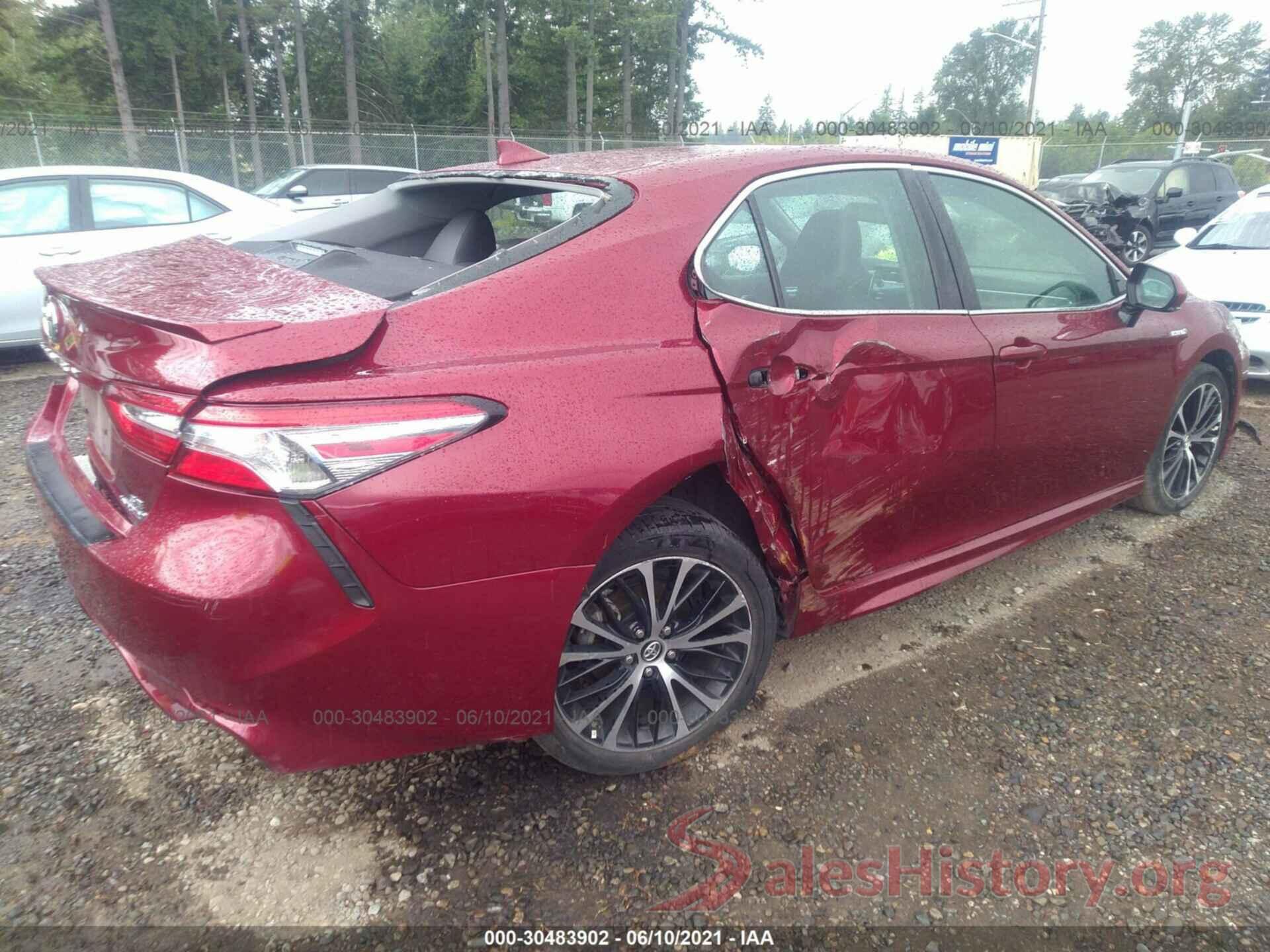 4T1B21HK0JU502110 2018 TOYOTA CAMRY