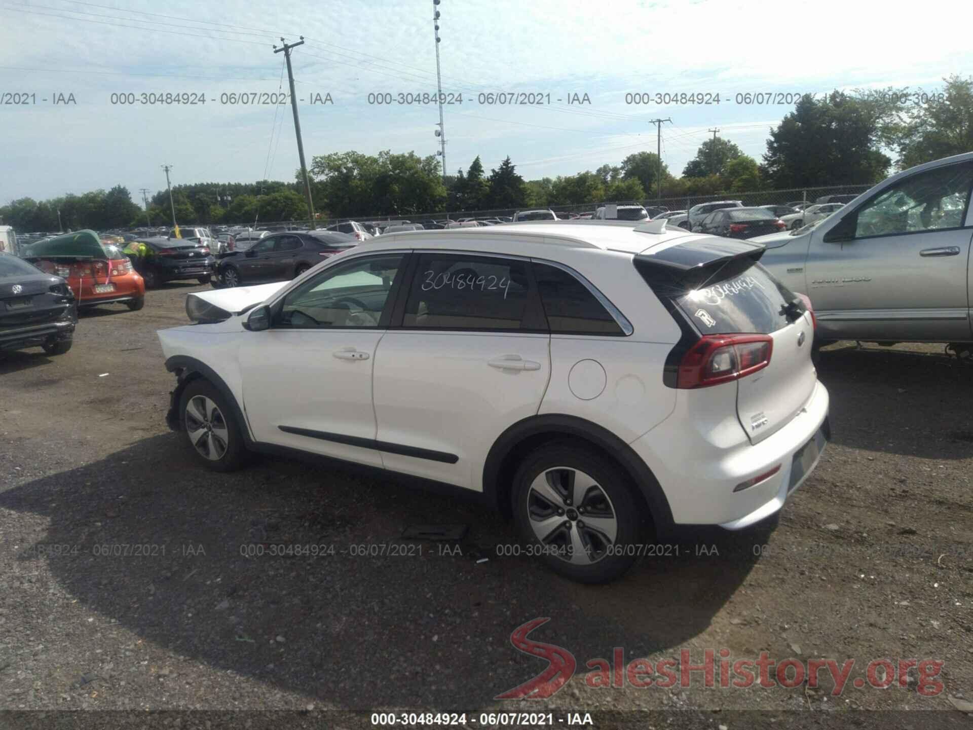 KNDCB3LC2H5095206 2017 KIA NIRO