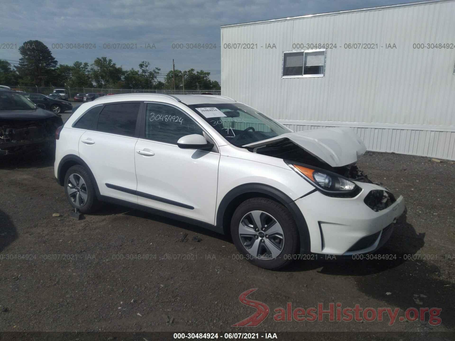 KNDCB3LC2H5095206 2017 KIA NIRO