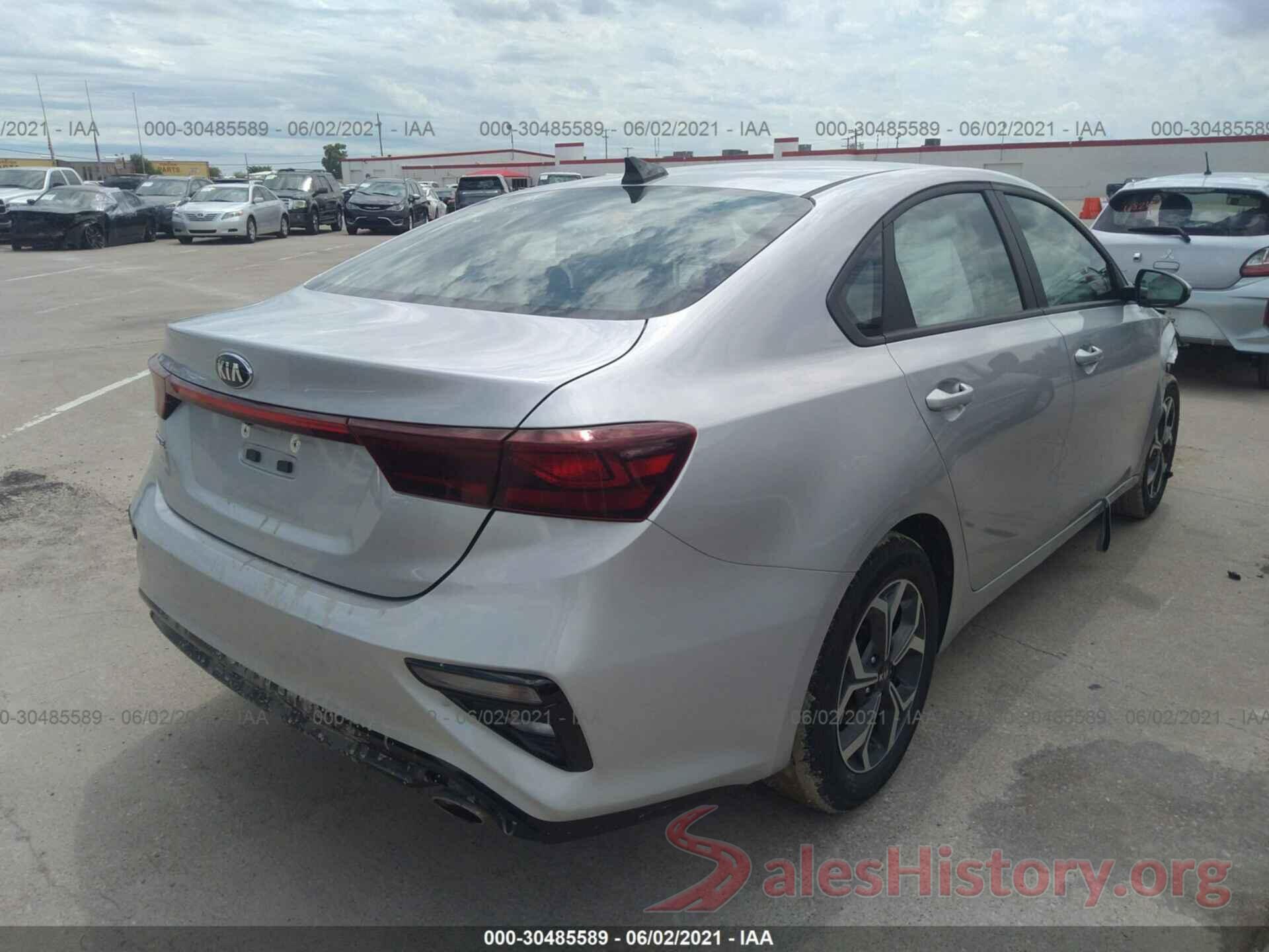 3KPF24AD4ME267569 2021 KIA FORTE