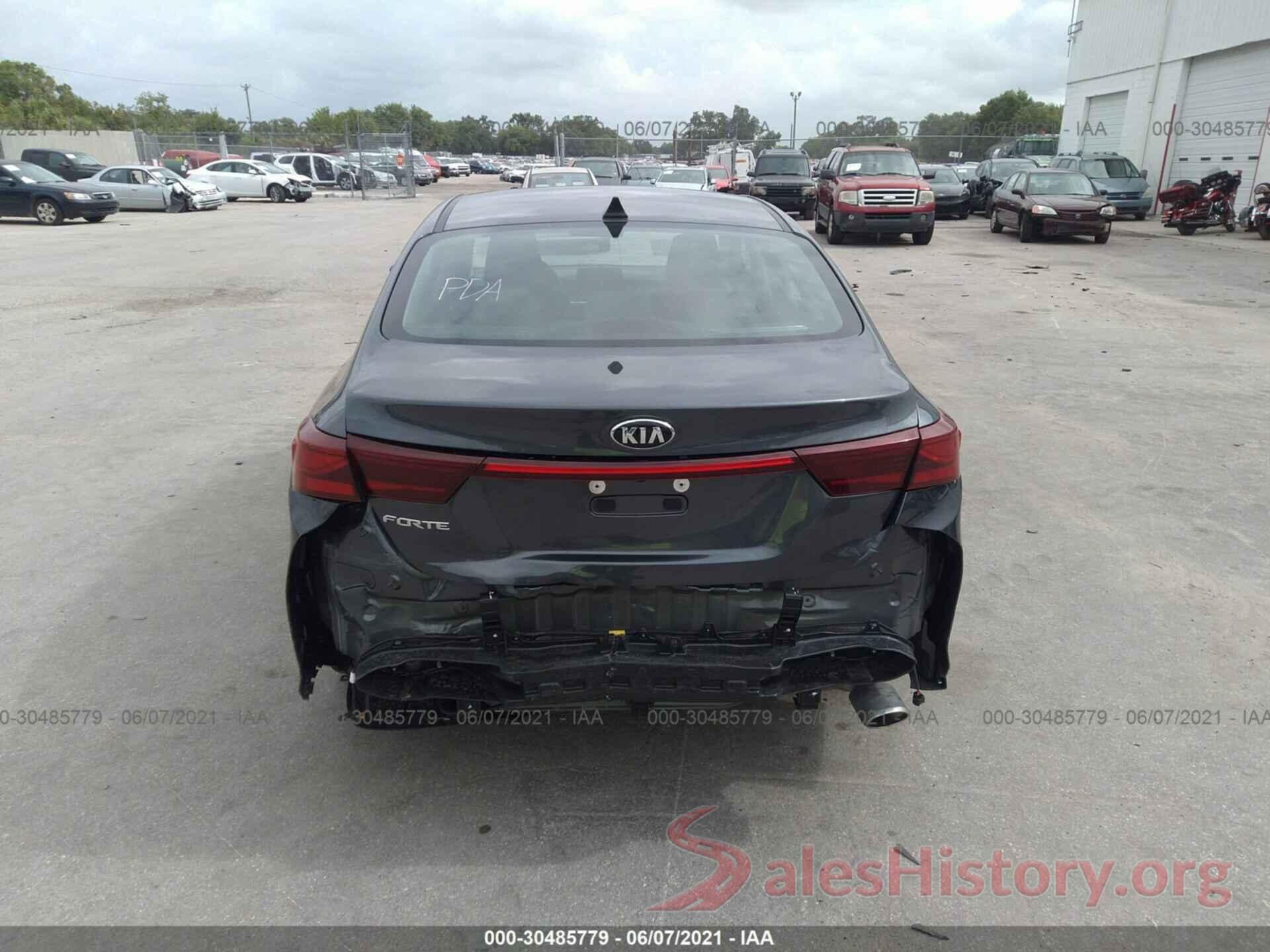 3KPF24AD4ME306208 2021 KIA FORTE