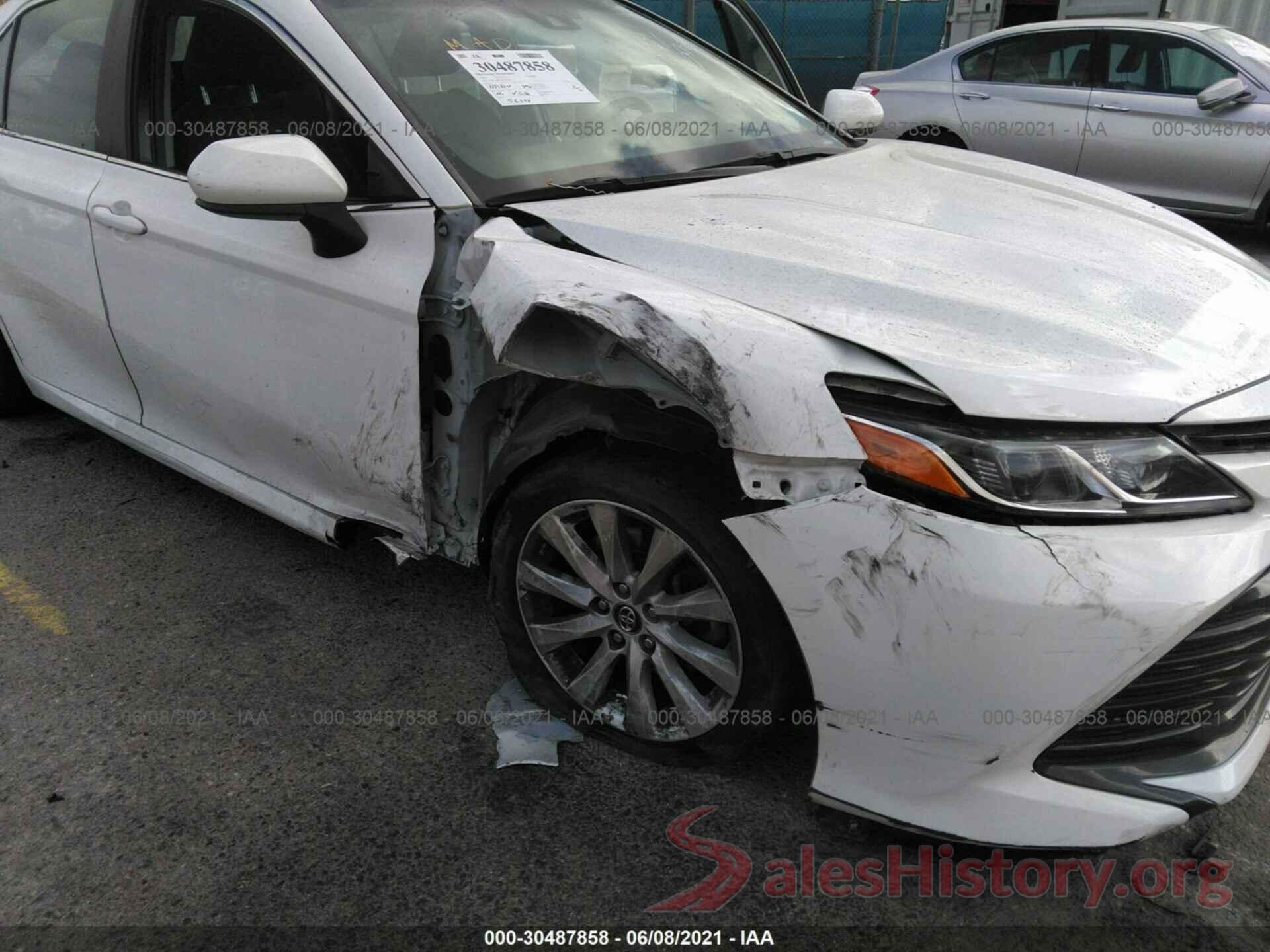 4T1B11HK1JU656196 2018 TOYOTA CAMRY