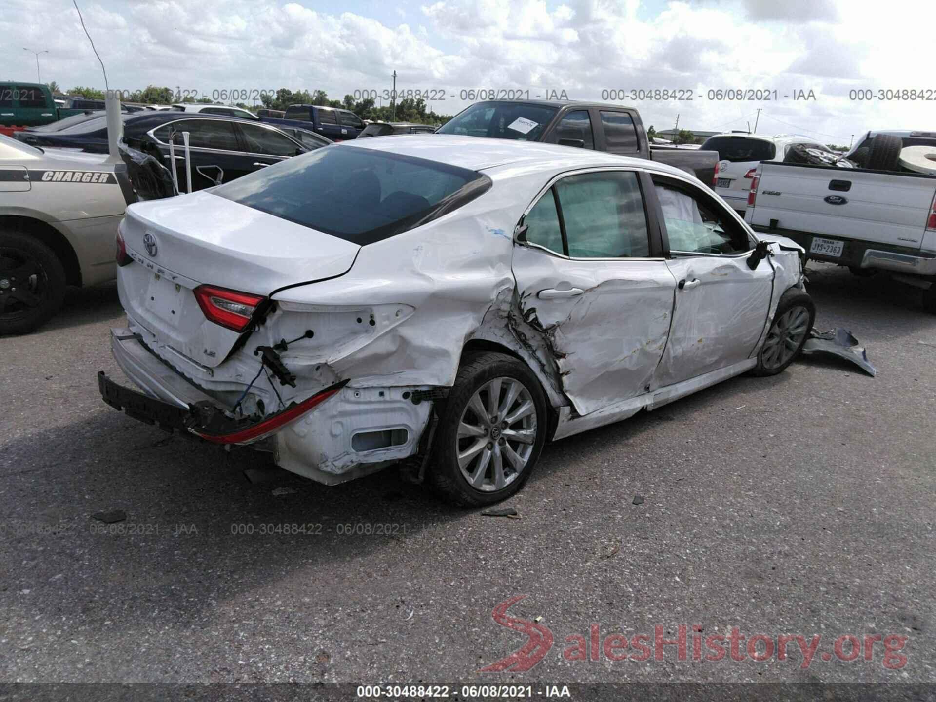 4T1B11HK9JU609370 2018 TOYOTA CAMRY