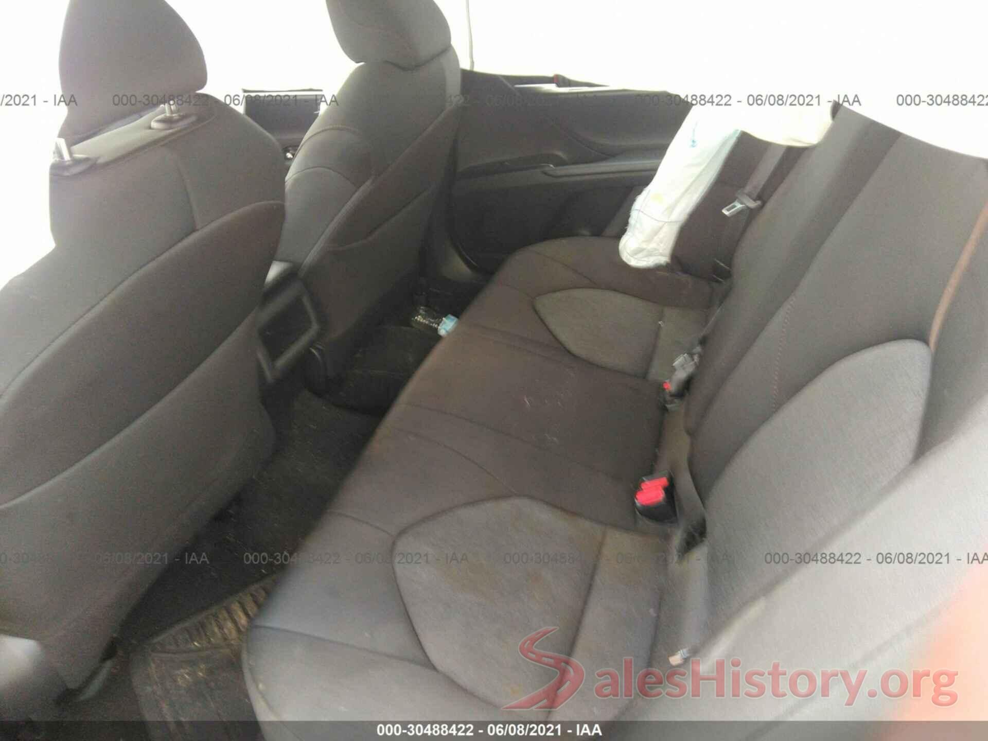 4T1B11HK9JU609370 2018 TOYOTA CAMRY