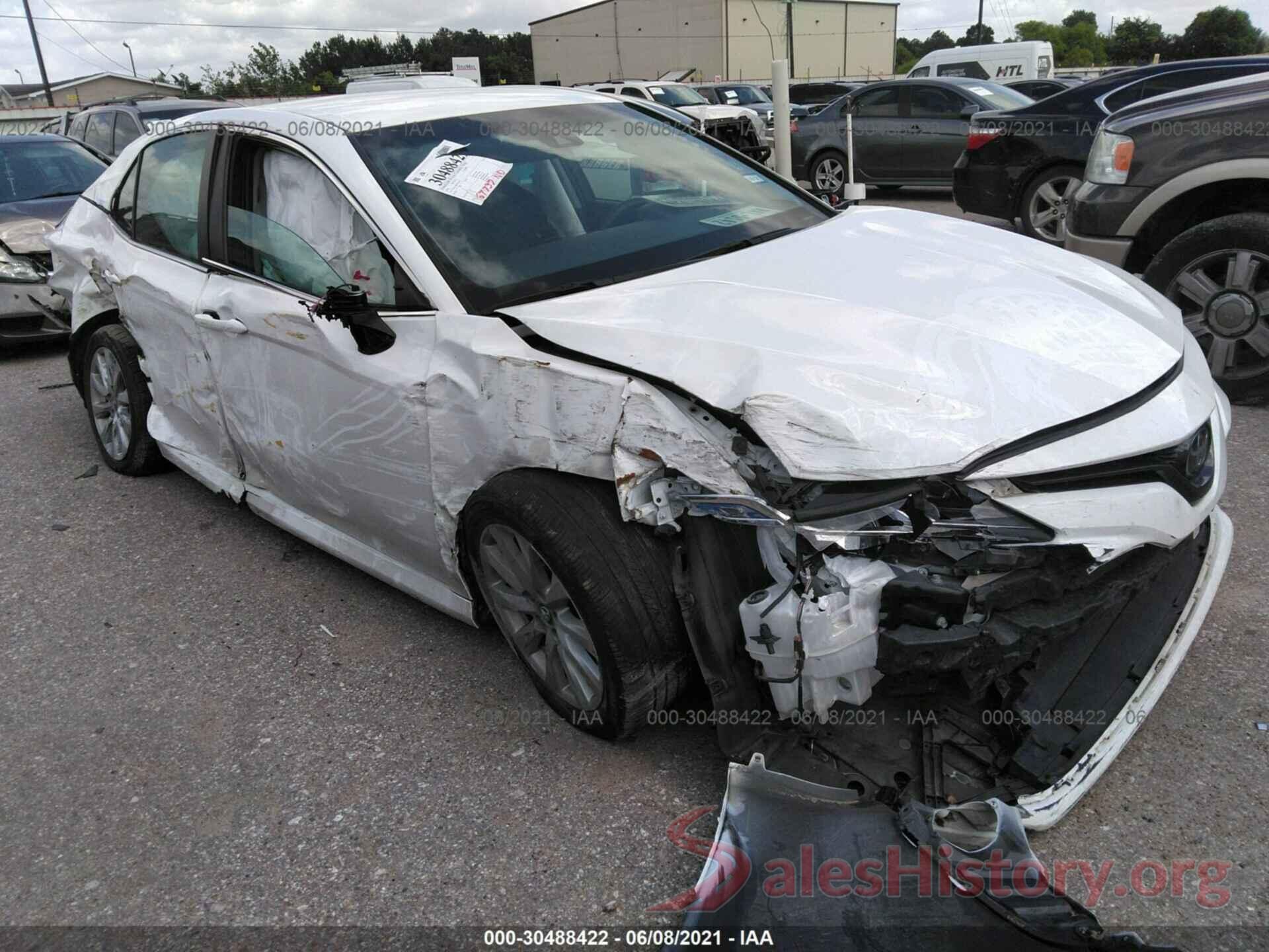 4T1B11HK9JU609370 2018 TOYOTA CAMRY