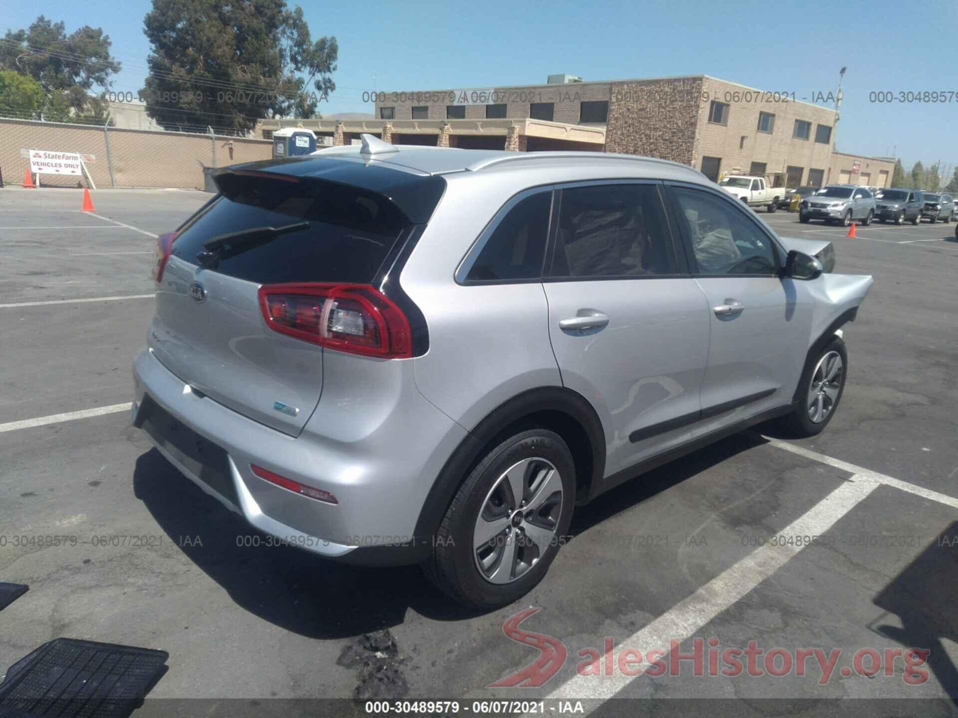 KNDCB3LC7H5101209 2017 KIA NIRO