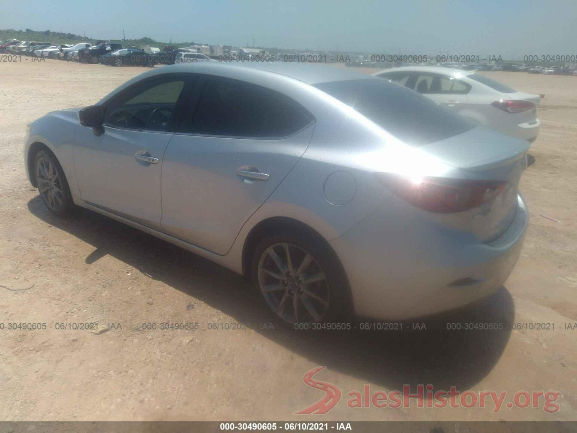 3MZBN1V30JM207468 2018 MAZDA MAZDA3 4-DOOR