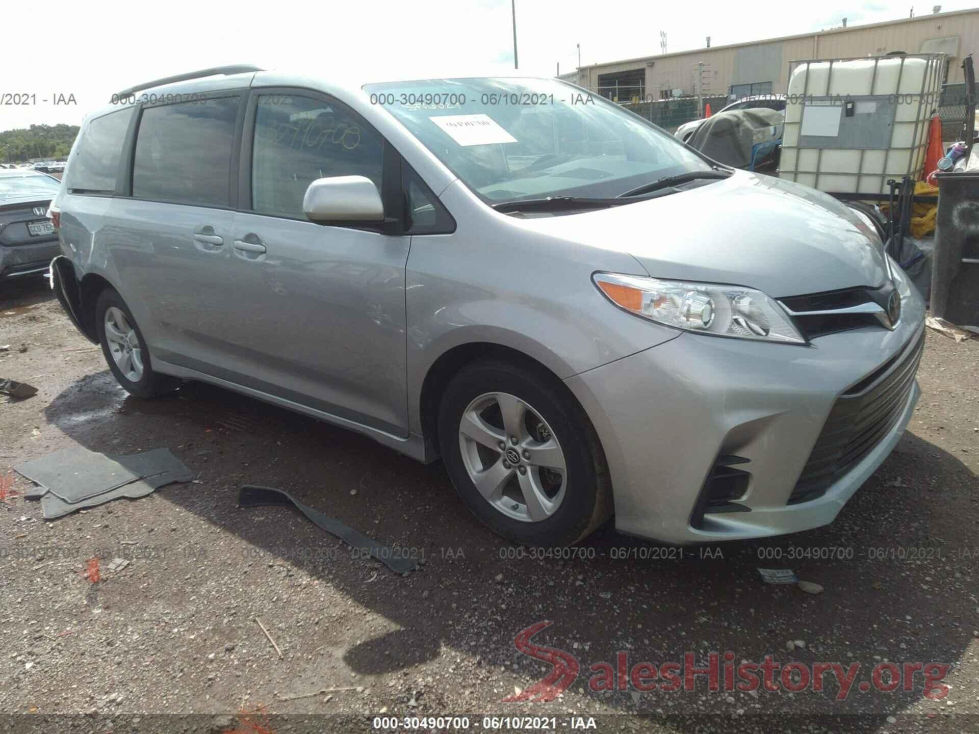 5TDKZ3DC1KS011884 2019 TOYOTA SIENNA