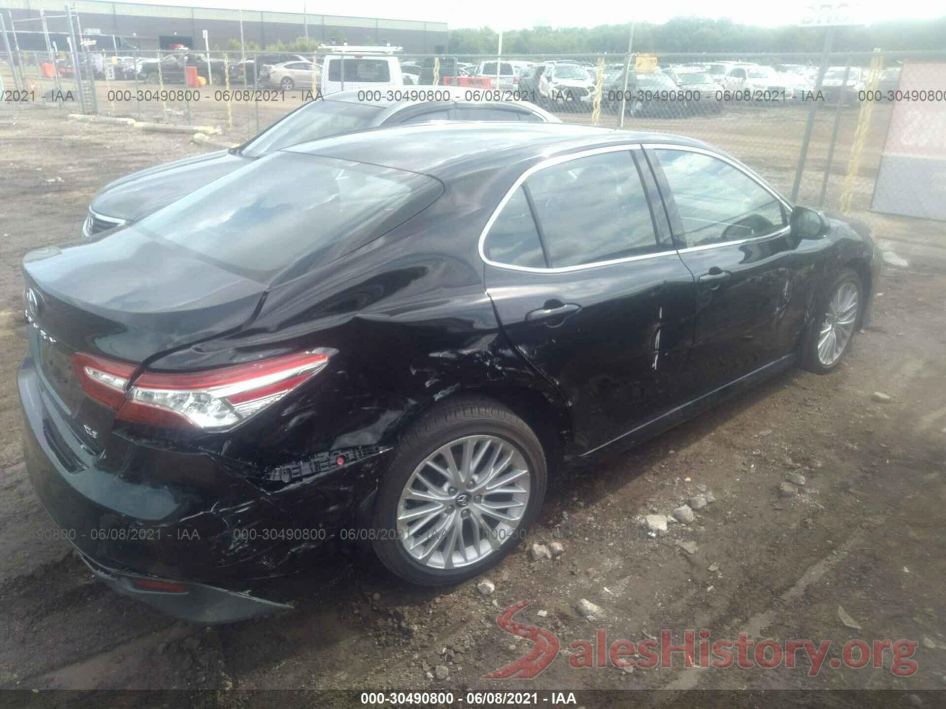 4T1B11HK4JU157716 2018 TOYOTA CAMRY