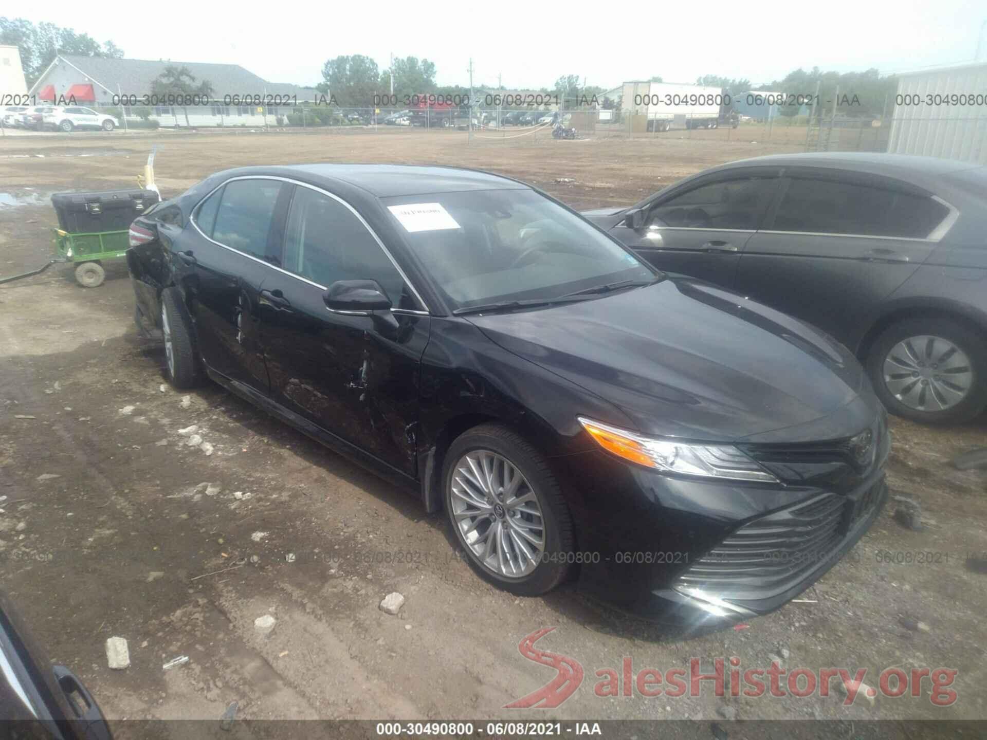 4T1B11HK4JU157716 2018 TOYOTA CAMRY