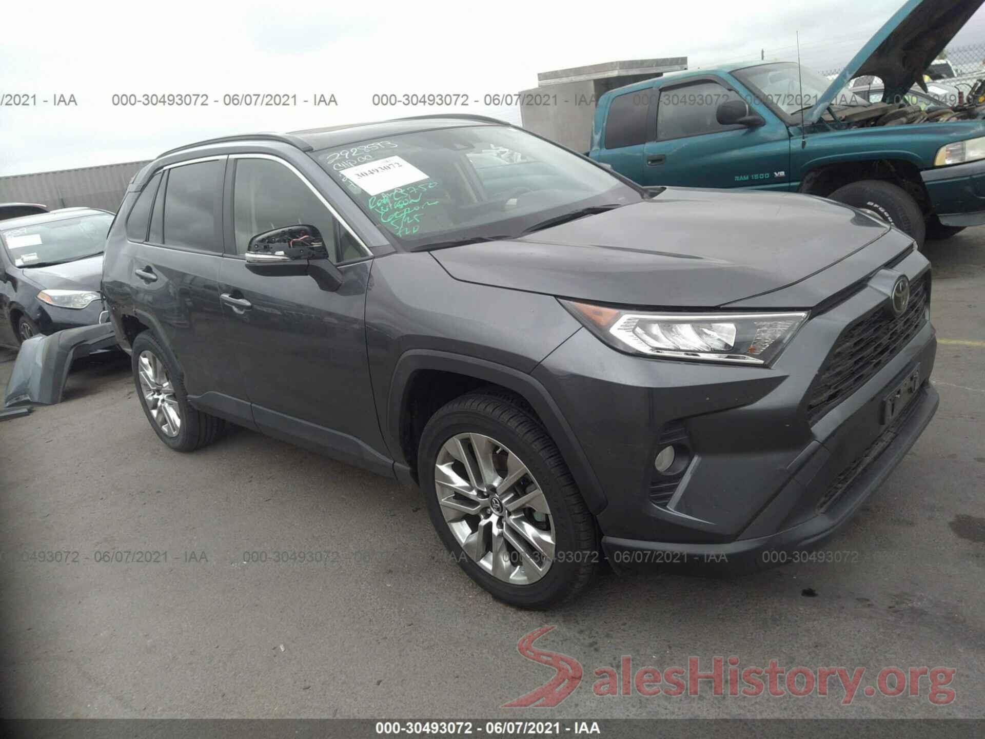 JTMC1RFV7KD008917 2019 TOYOTA RAV4