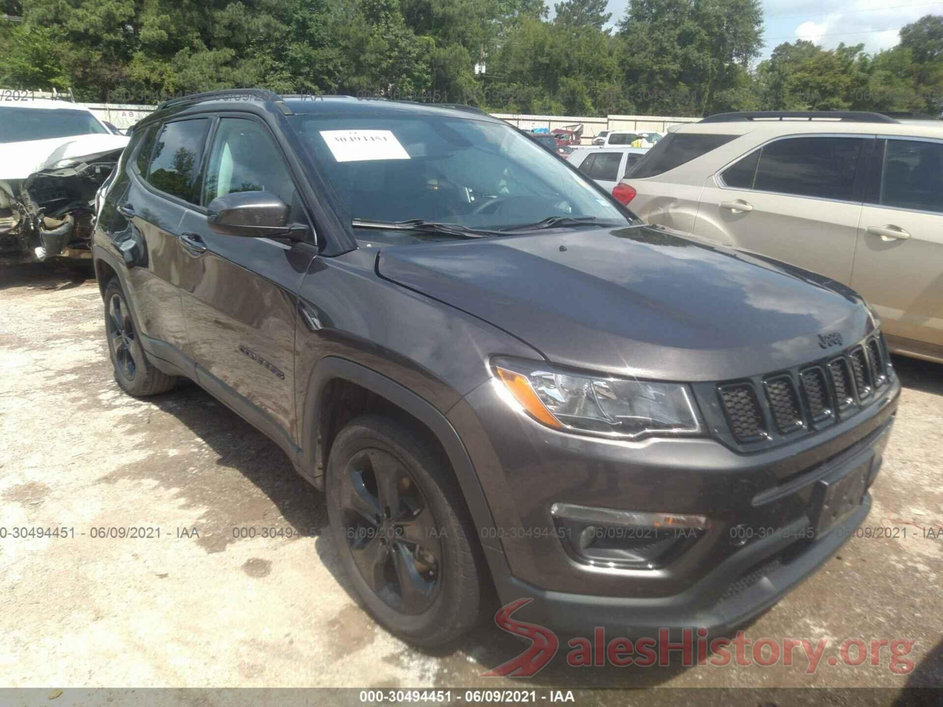 3C4NJCBB1JT460825 2018 JEEP COMPASS