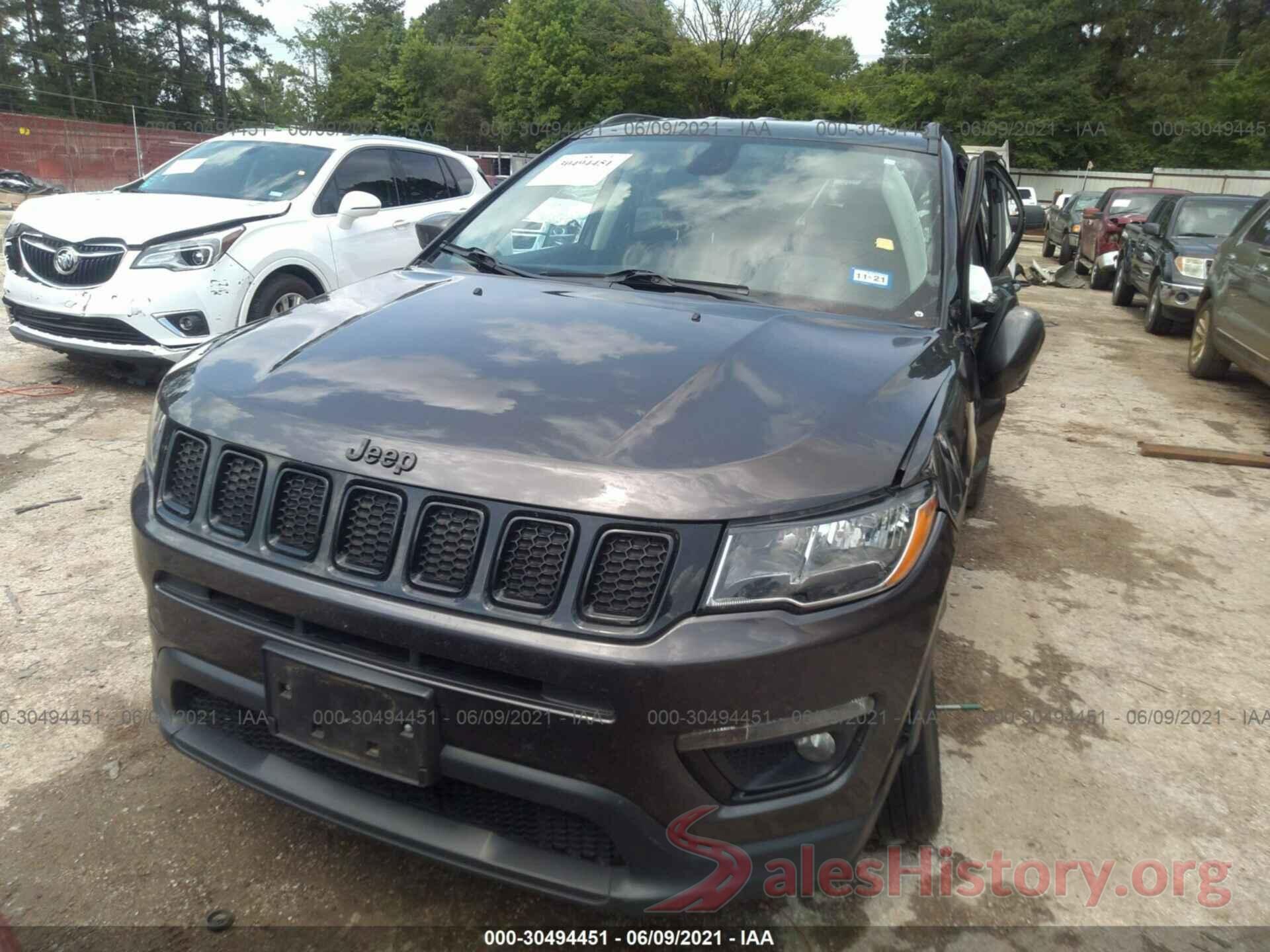 3C4NJCBB1JT460825 2018 JEEP COMPASS