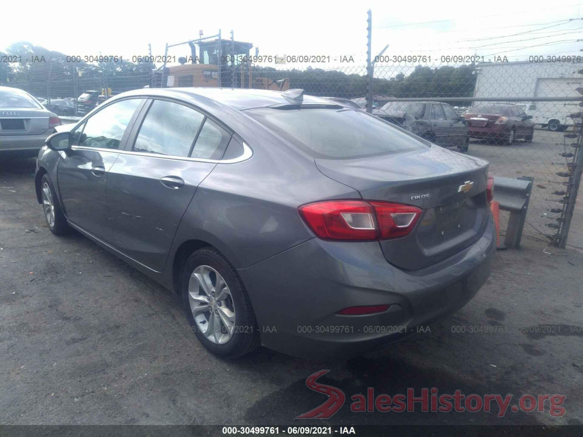 1G1BE5SM9K7118123 2019 CHEVROLET CRUZE