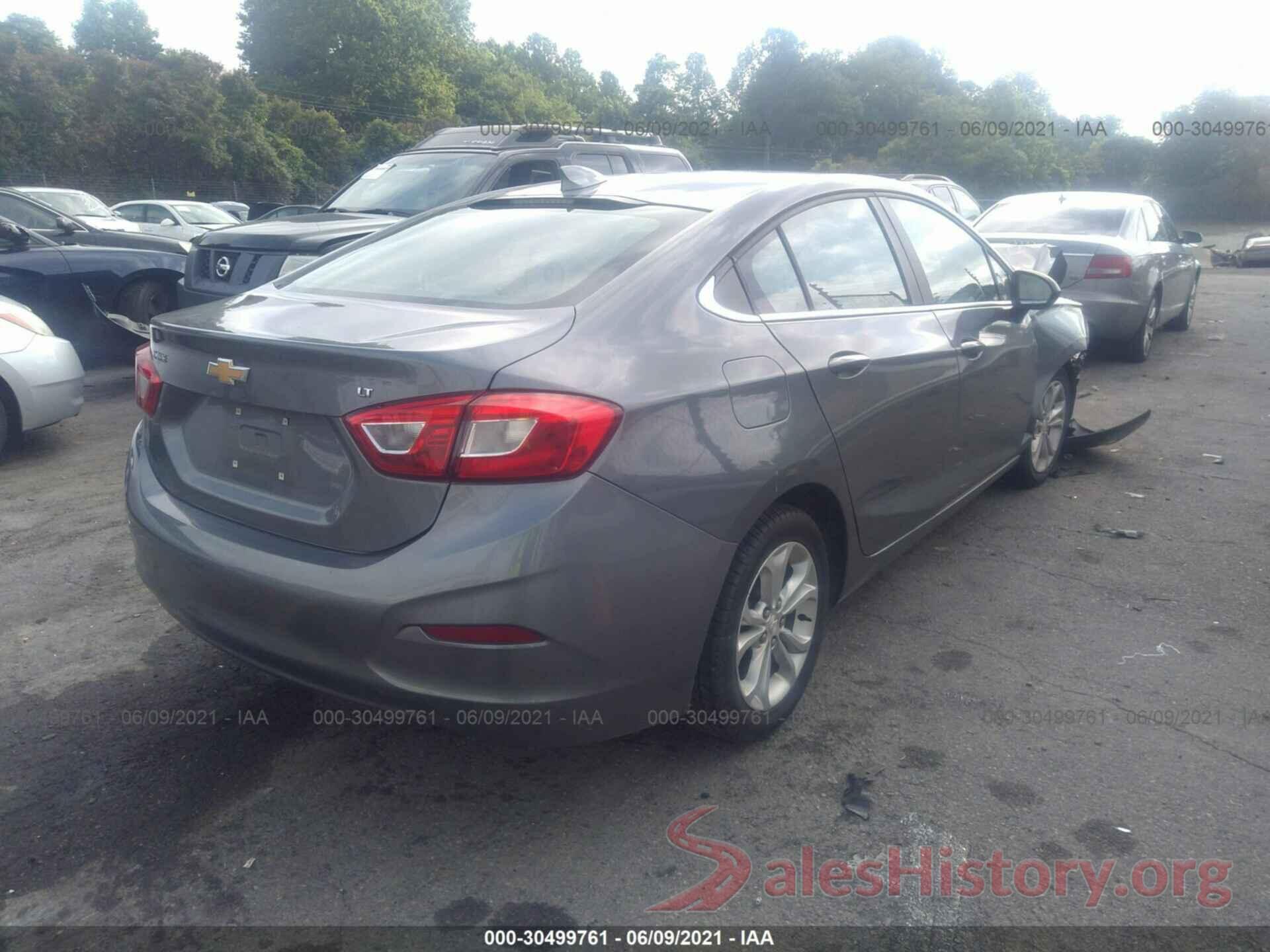 1G1BE5SM9K7118123 2019 CHEVROLET CRUZE