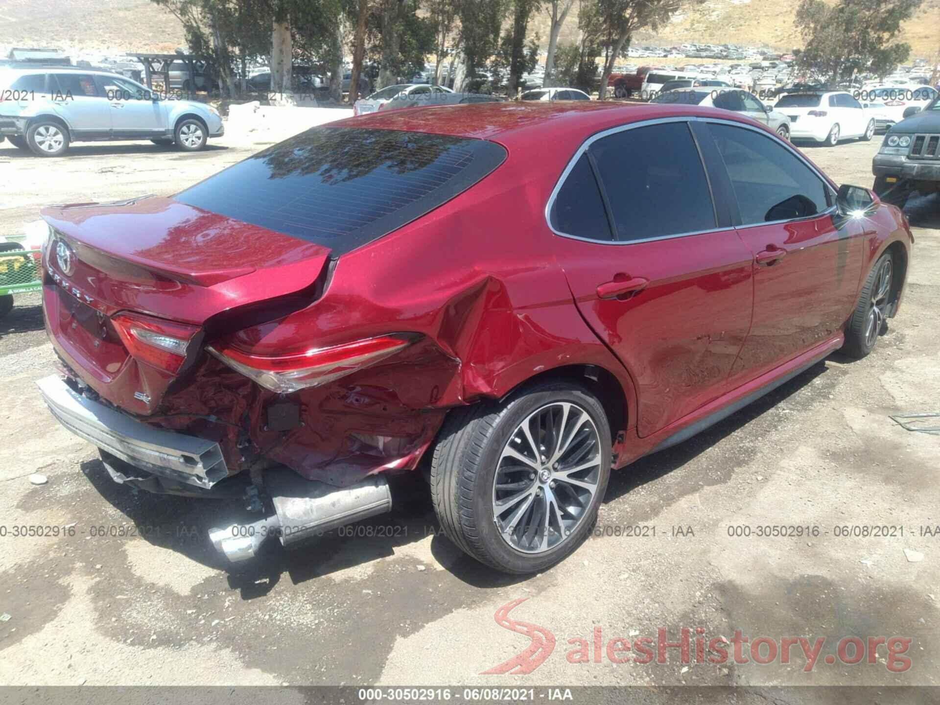 4T1B11HK0JU621391 2018 TOYOTA CAMRY