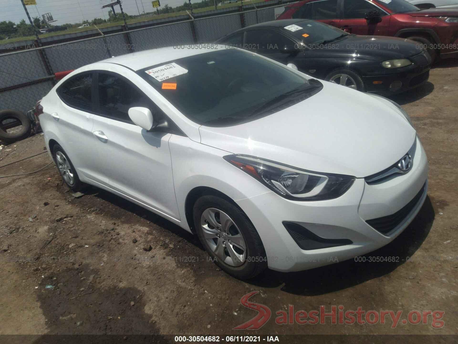 5NPDH4AE8GH765028 2016 HYUNDAI ELANTRA