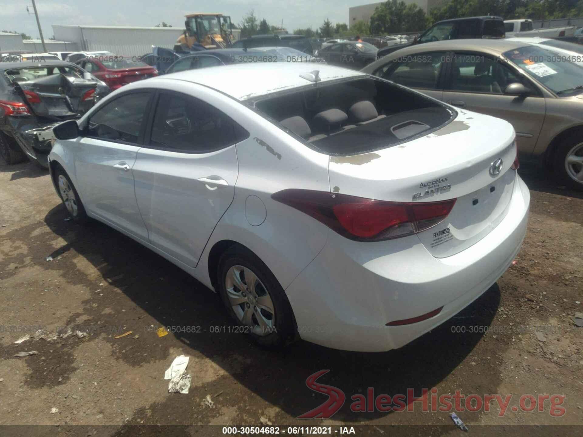 5NPDH4AE8GH765028 2016 HYUNDAI ELANTRA