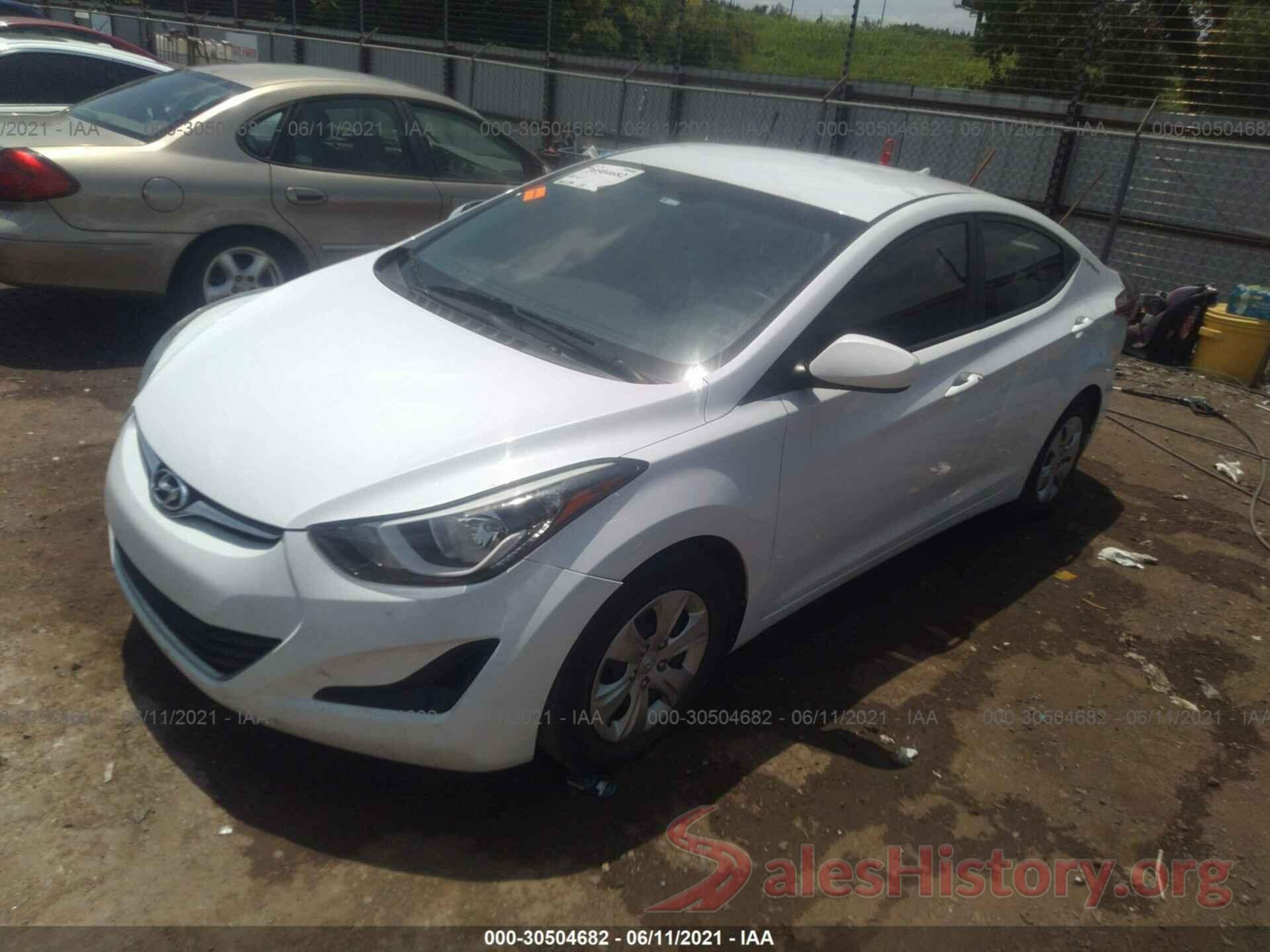 5NPDH4AE8GH765028 2016 HYUNDAI ELANTRA