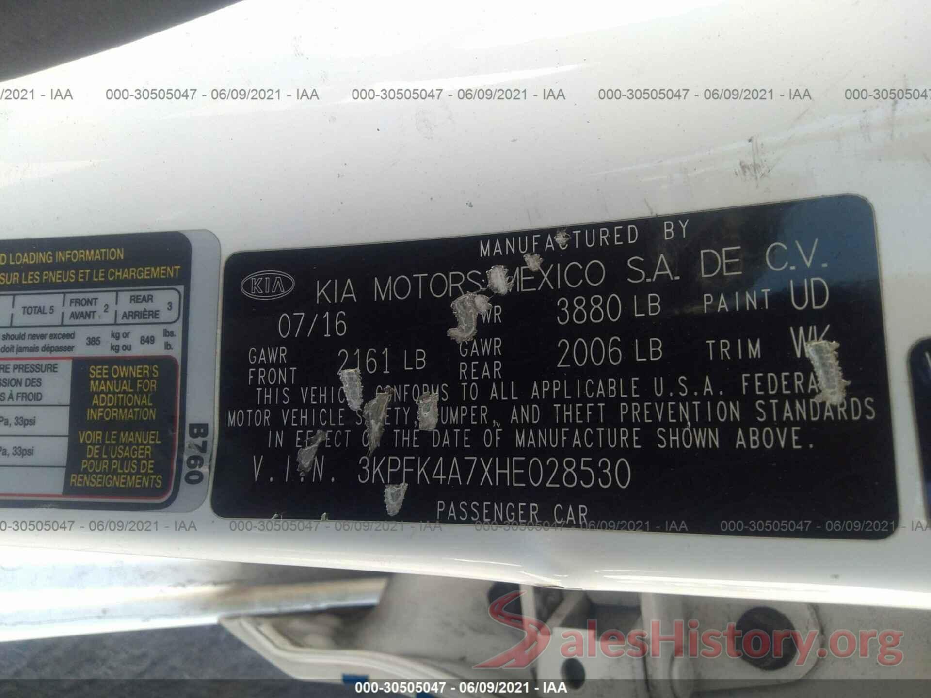 3KPFK4A7XHE028530 2017 KIA FORTE