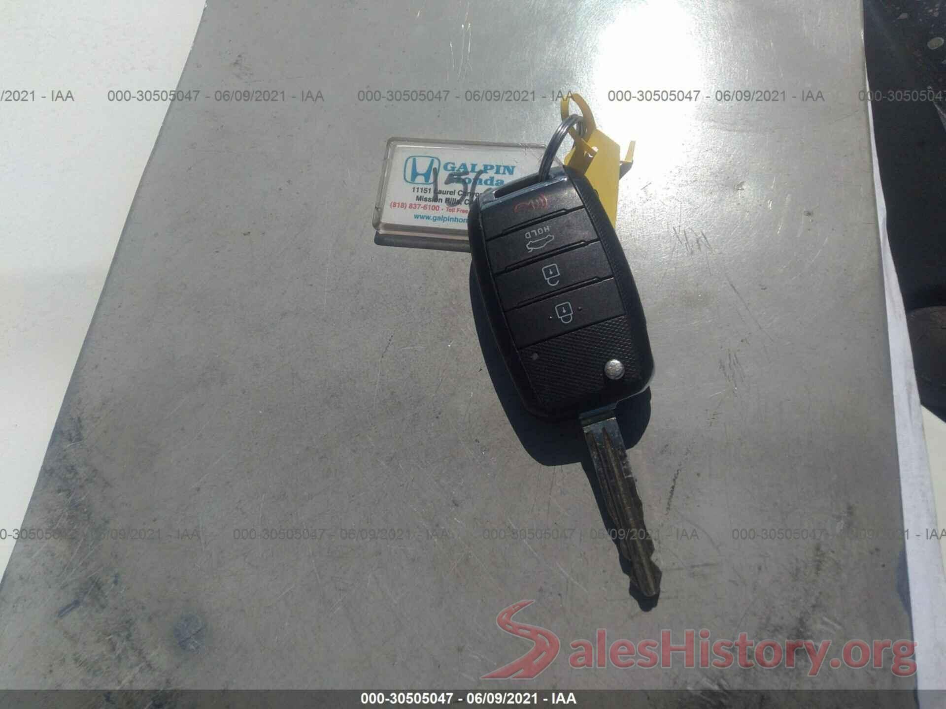 3KPFK4A7XHE028530 2017 KIA FORTE