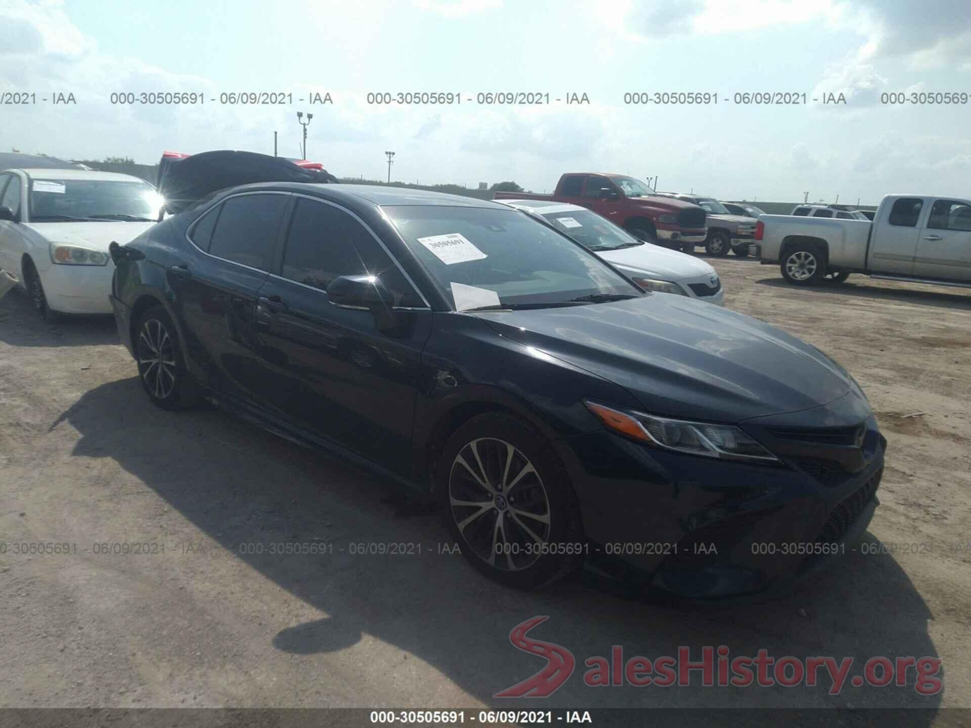 4T1B11HK1JU572816 2018 TOYOTA CAMRY