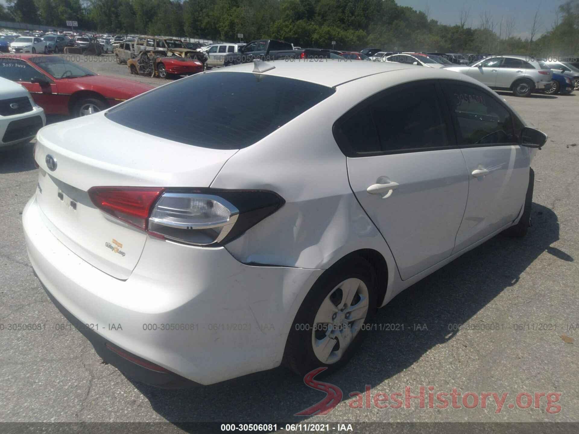 3KPFL4A7XHE053943 2017 KIA FORTE