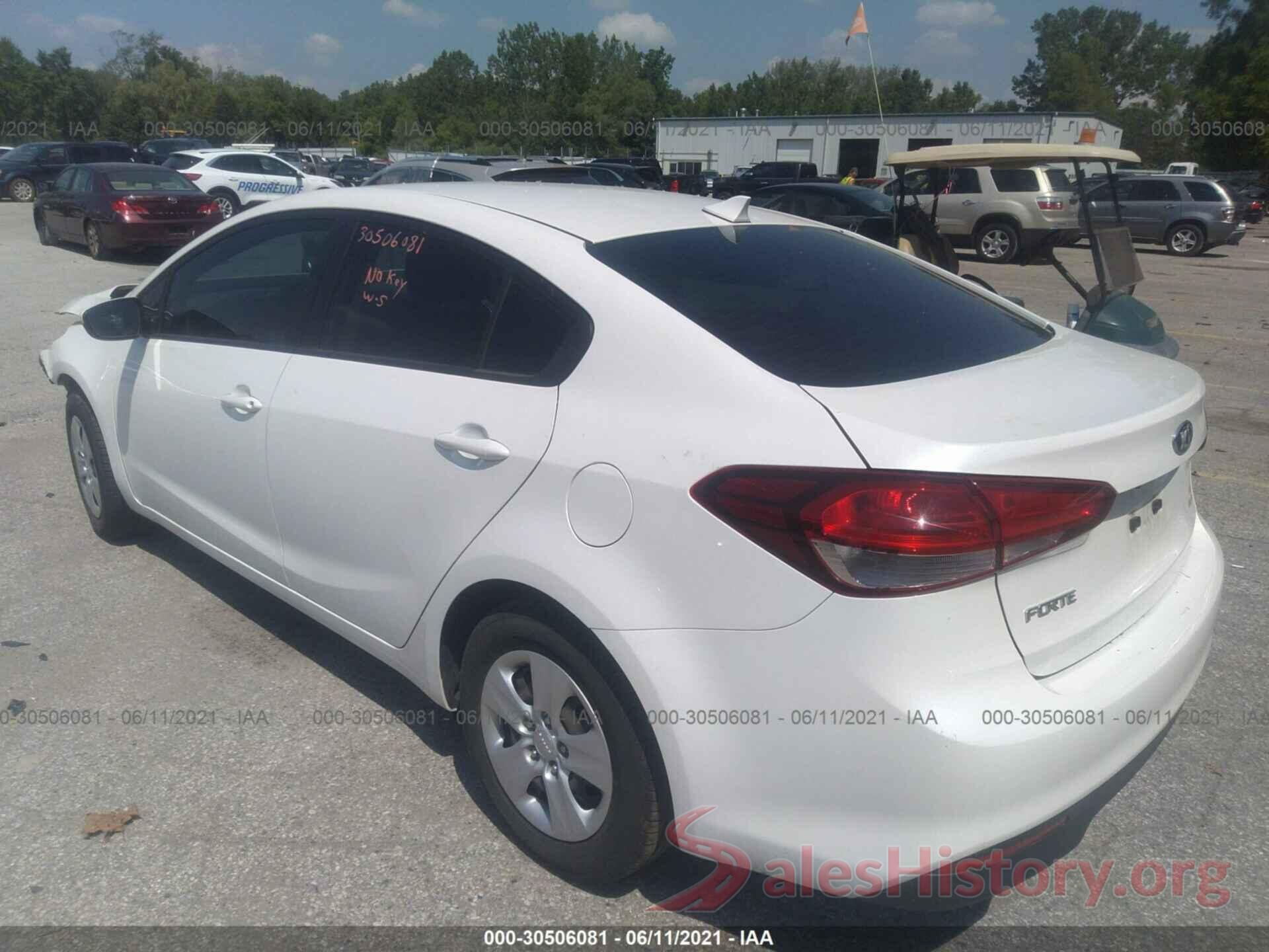 3KPFL4A7XHE053943 2017 KIA FORTE