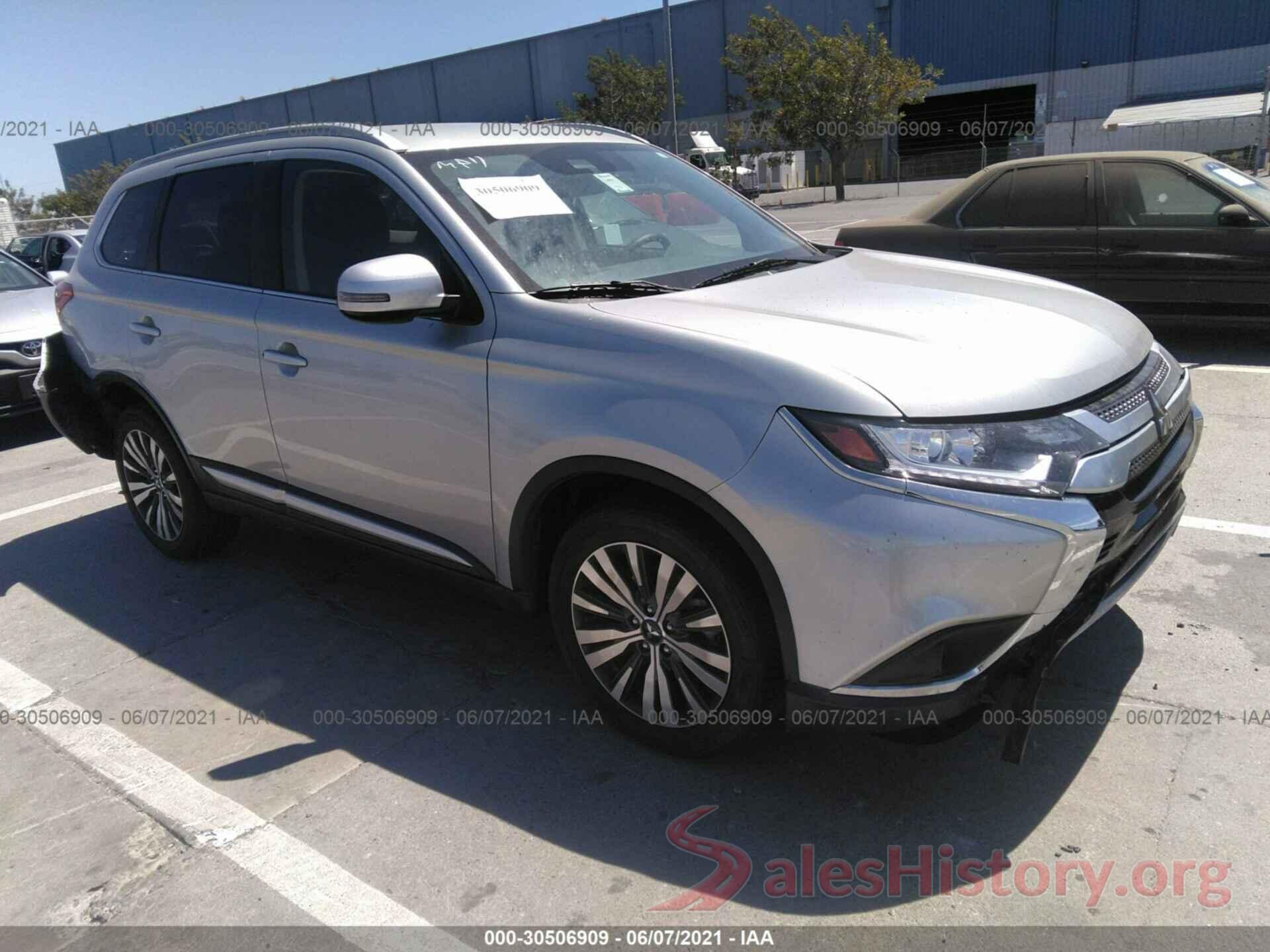 JA4AZ3A31LZ025746 2020 MITSUBISHI OUTLANDER