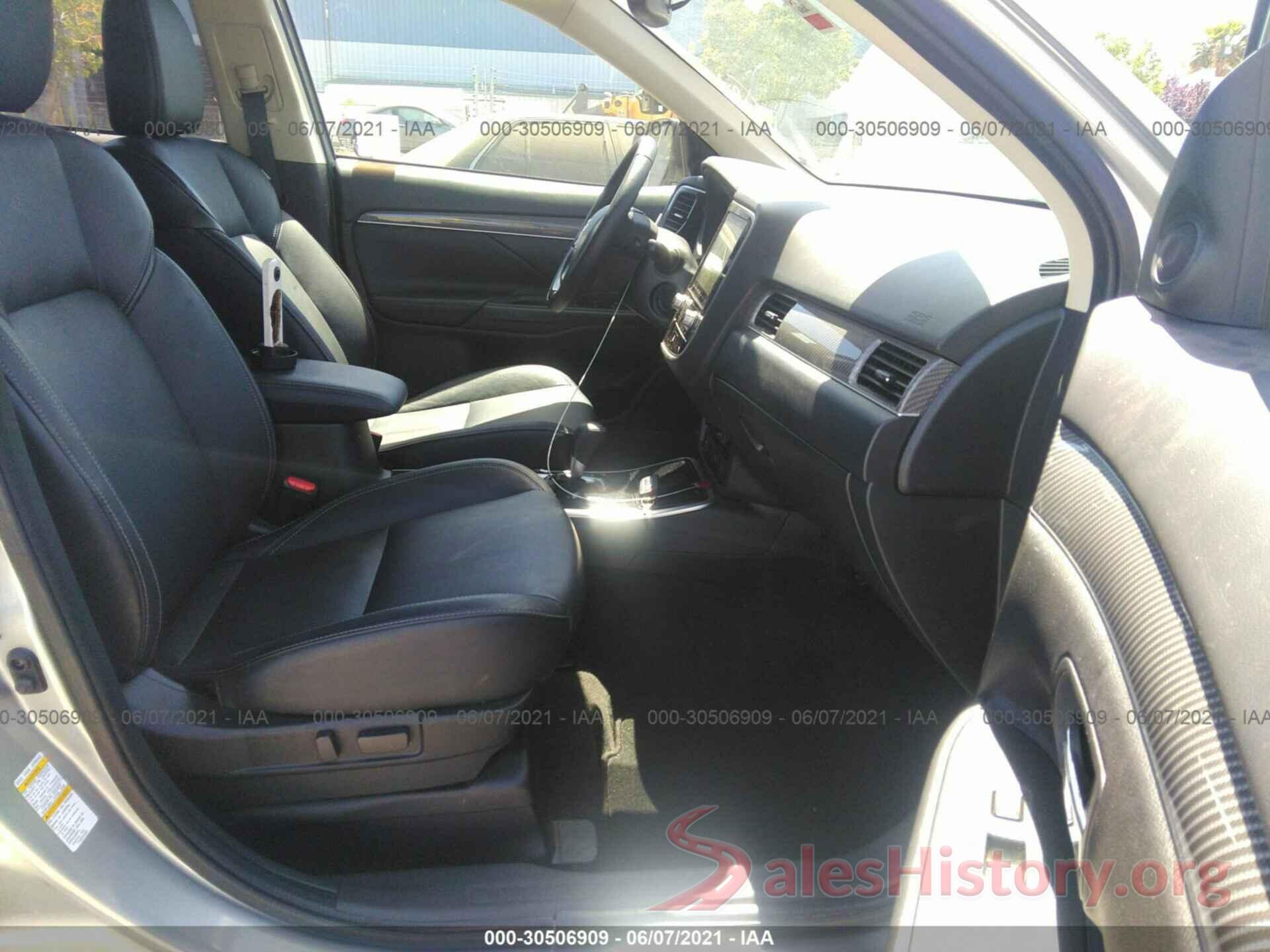 JA4AZ3A31LZ025746 2020 MITSUBISHI OUTLANDER