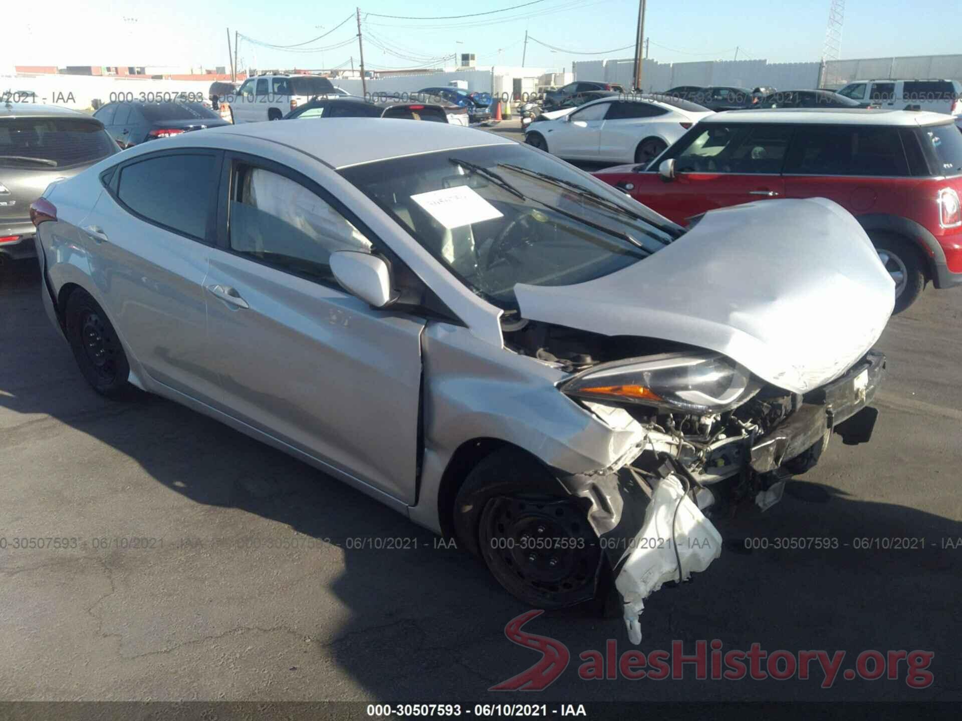 5NPDH4AE0GH697517 2016 HYUNDAI ELANTRA