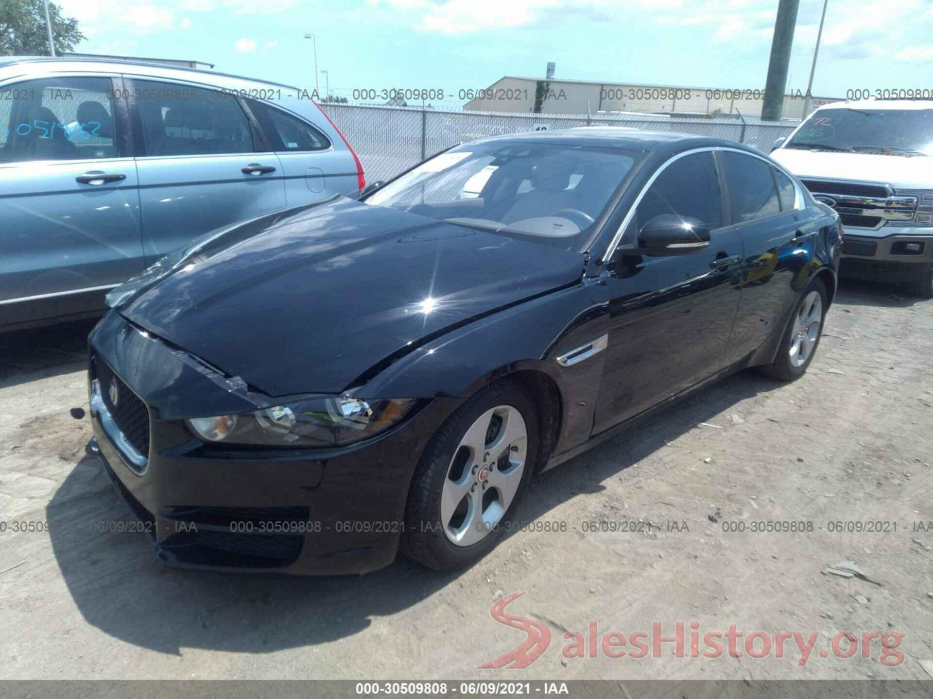 SAJAR4BG8HA976563 2017 JAGUAR XE