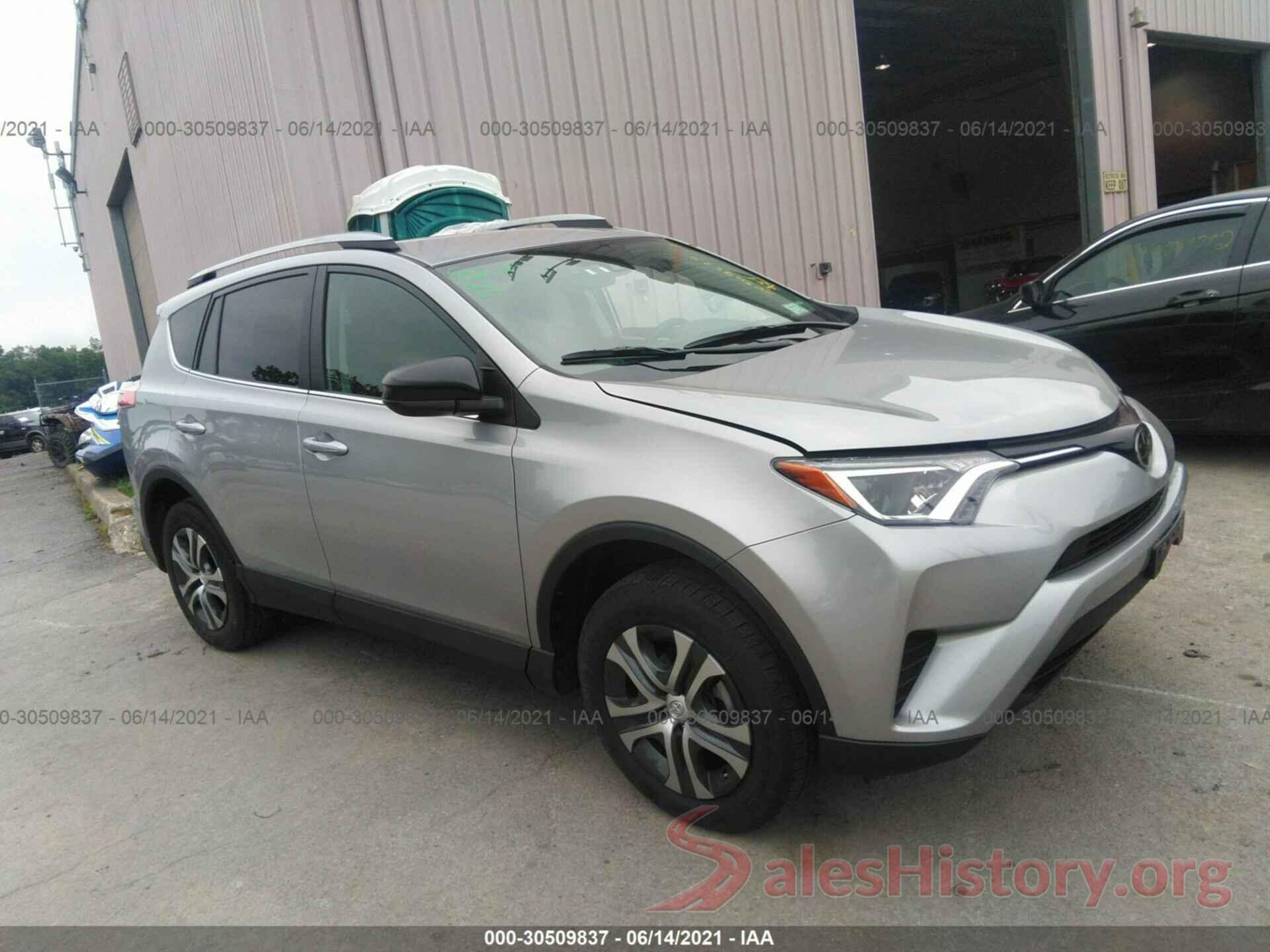 2T3BFREV6JW856920 2018 TOYOTA RAV4