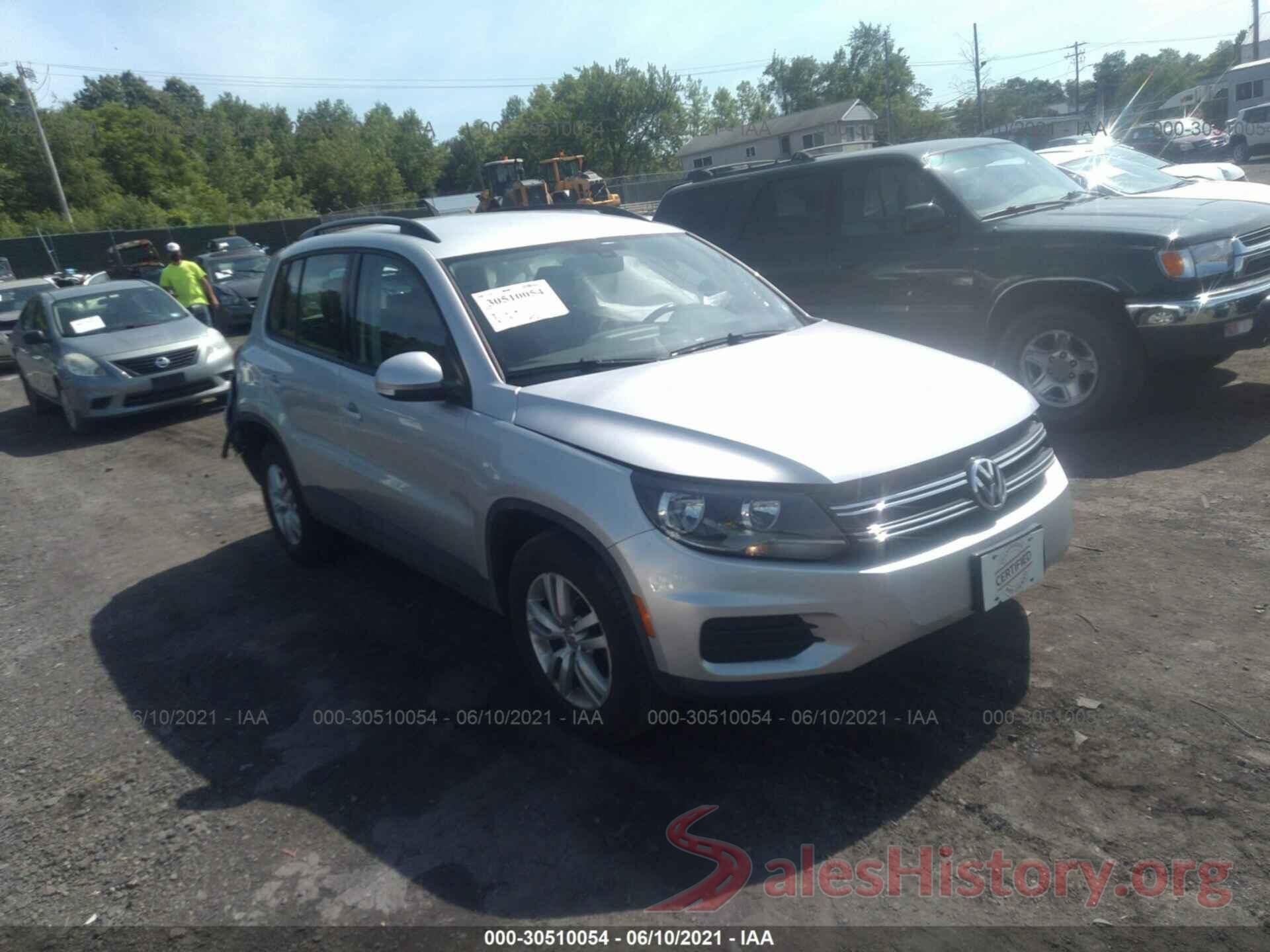 WVGBV7AX6HK009876 2017 VOLKSWAGEN TIGUAN