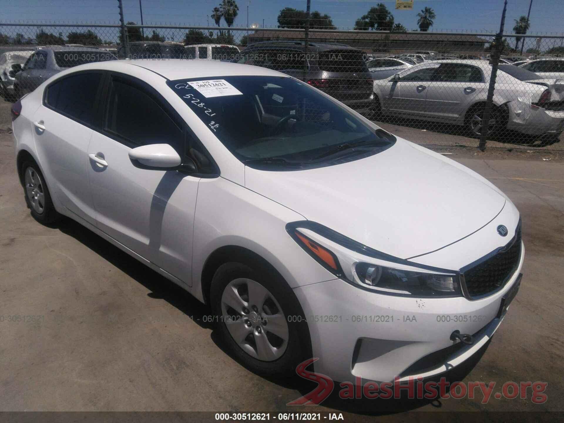 3KPFK4A70HE037138 2017 KIA FORTE