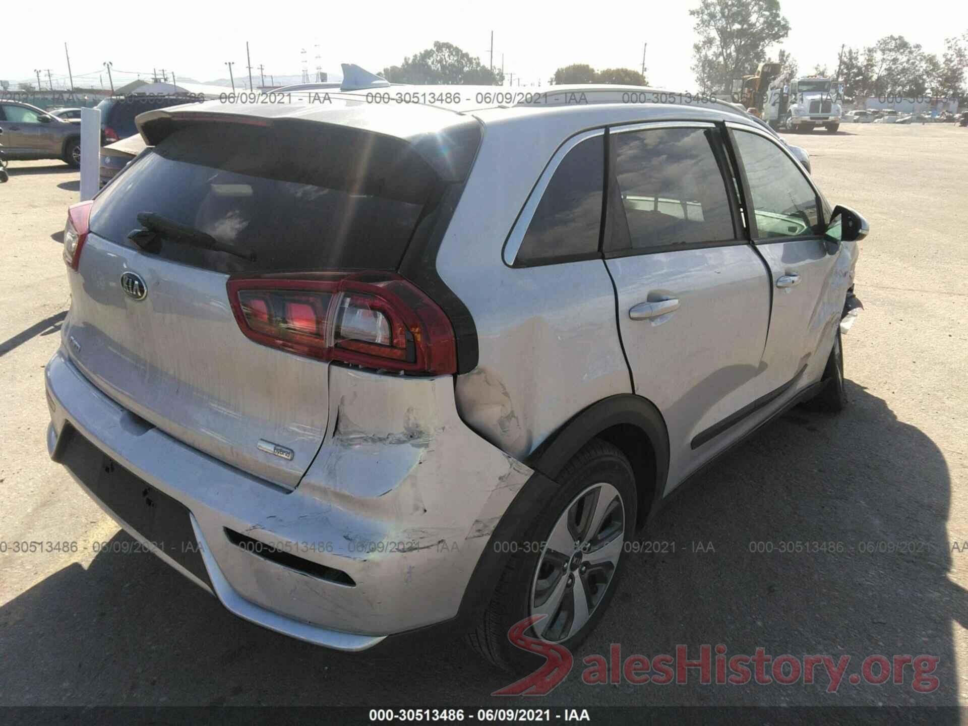 KNDCC3LC2J5156329 2018 KIA NIRO