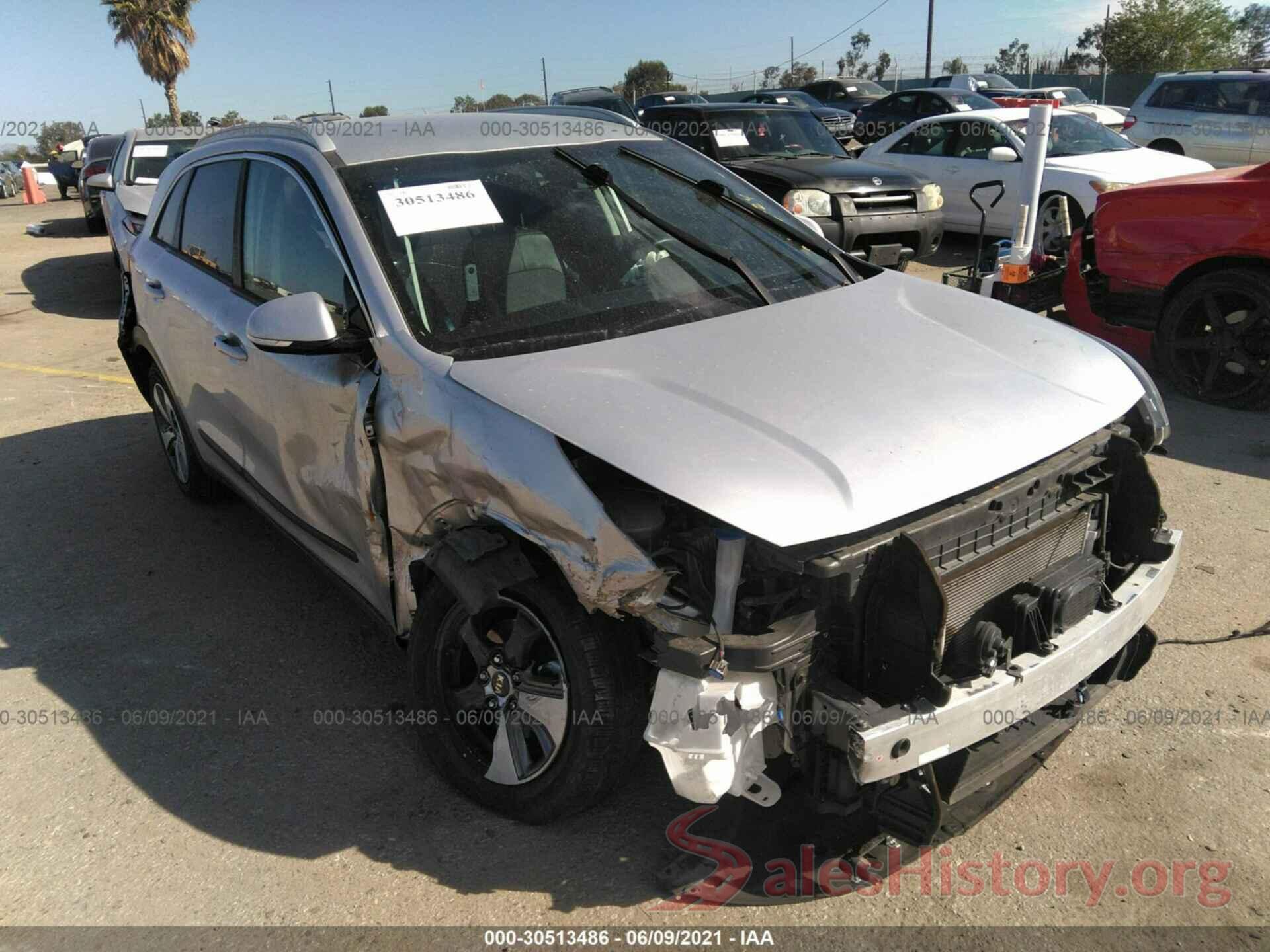 KNDCC3LC2J5156329 2018 KIA NIRO