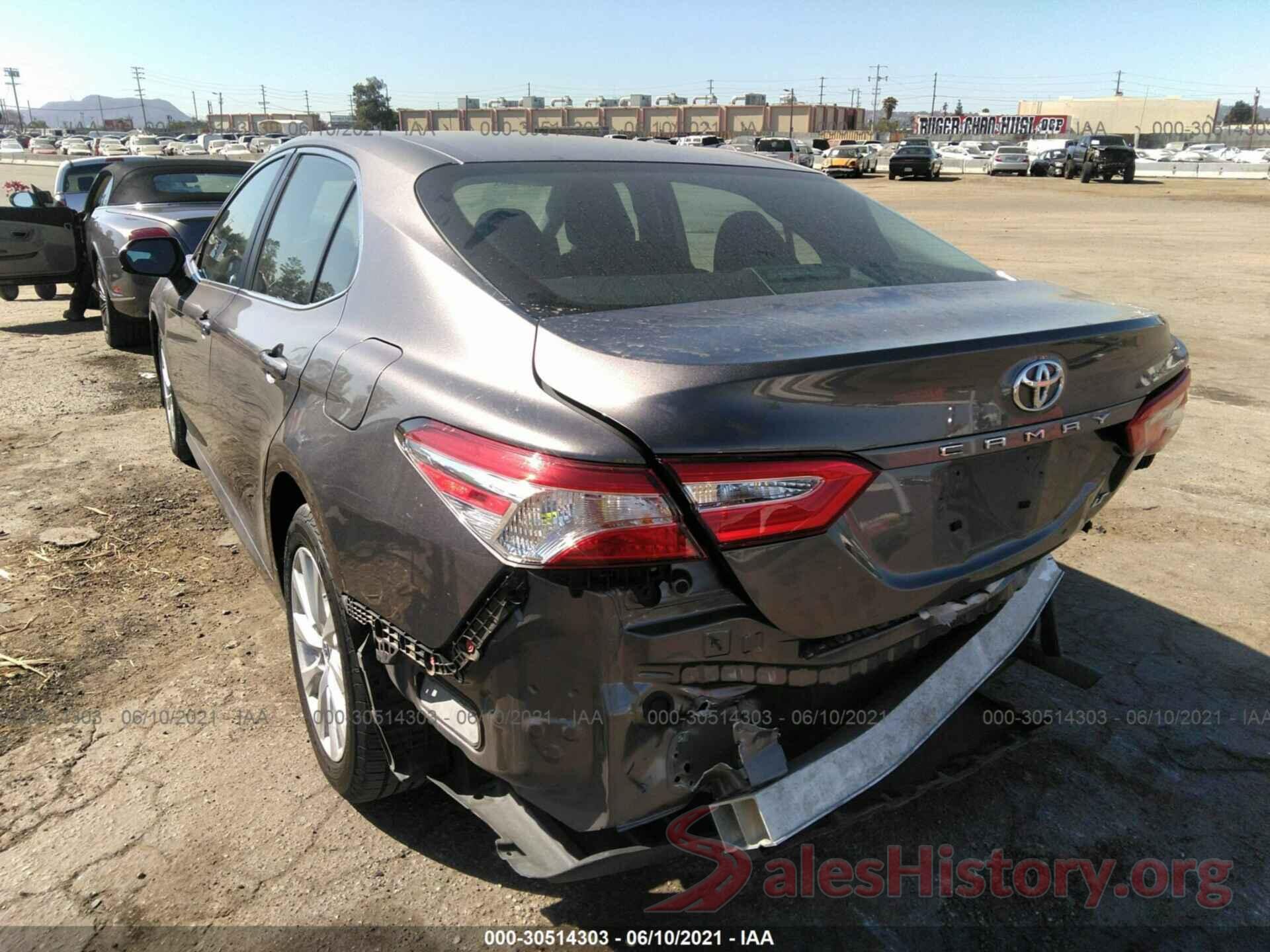 4T1B11HK9JU582834 2018 TOYOTA CAMRY