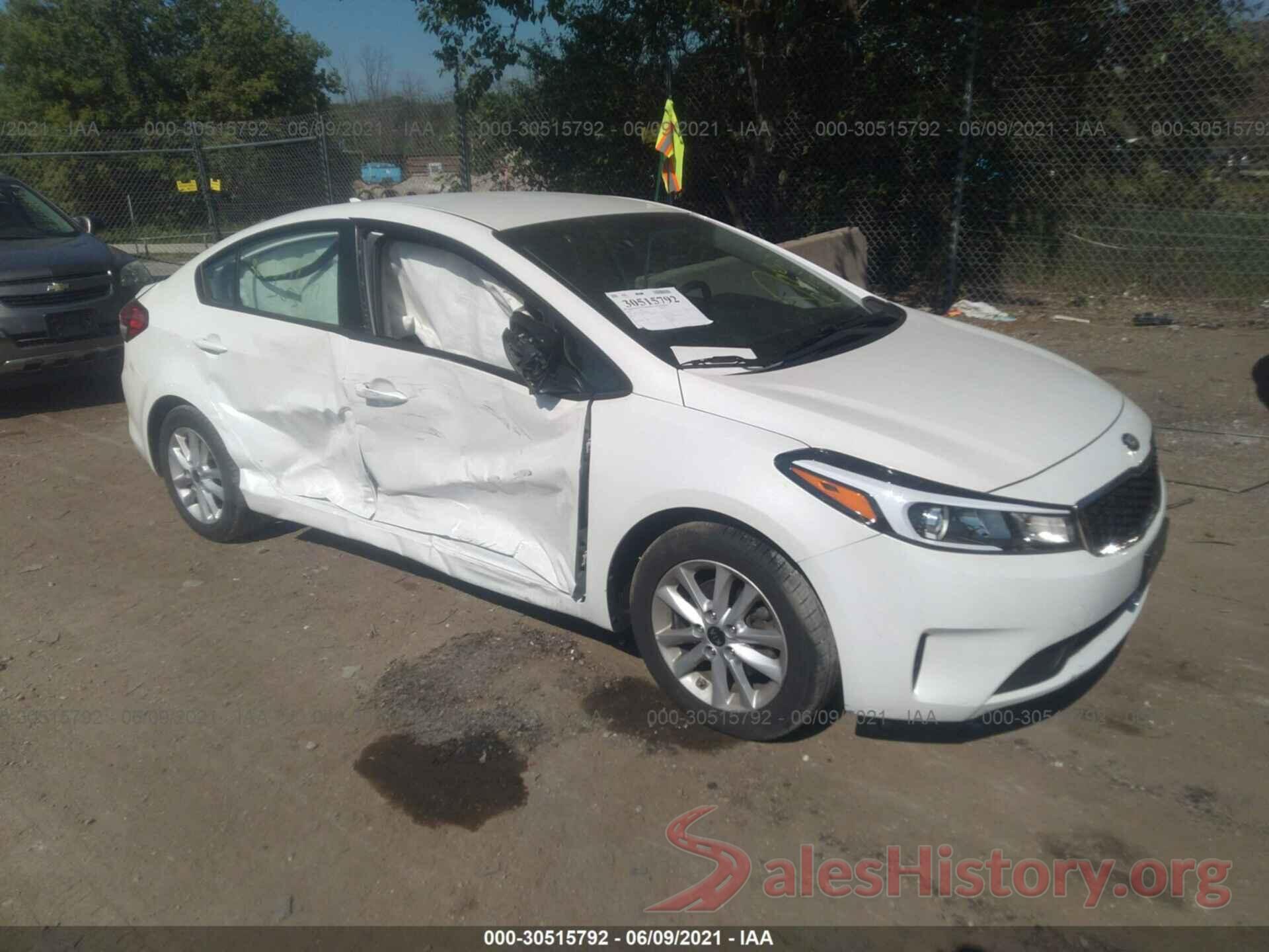 3KPFL4A73HE010318 2017 KIA FORTE