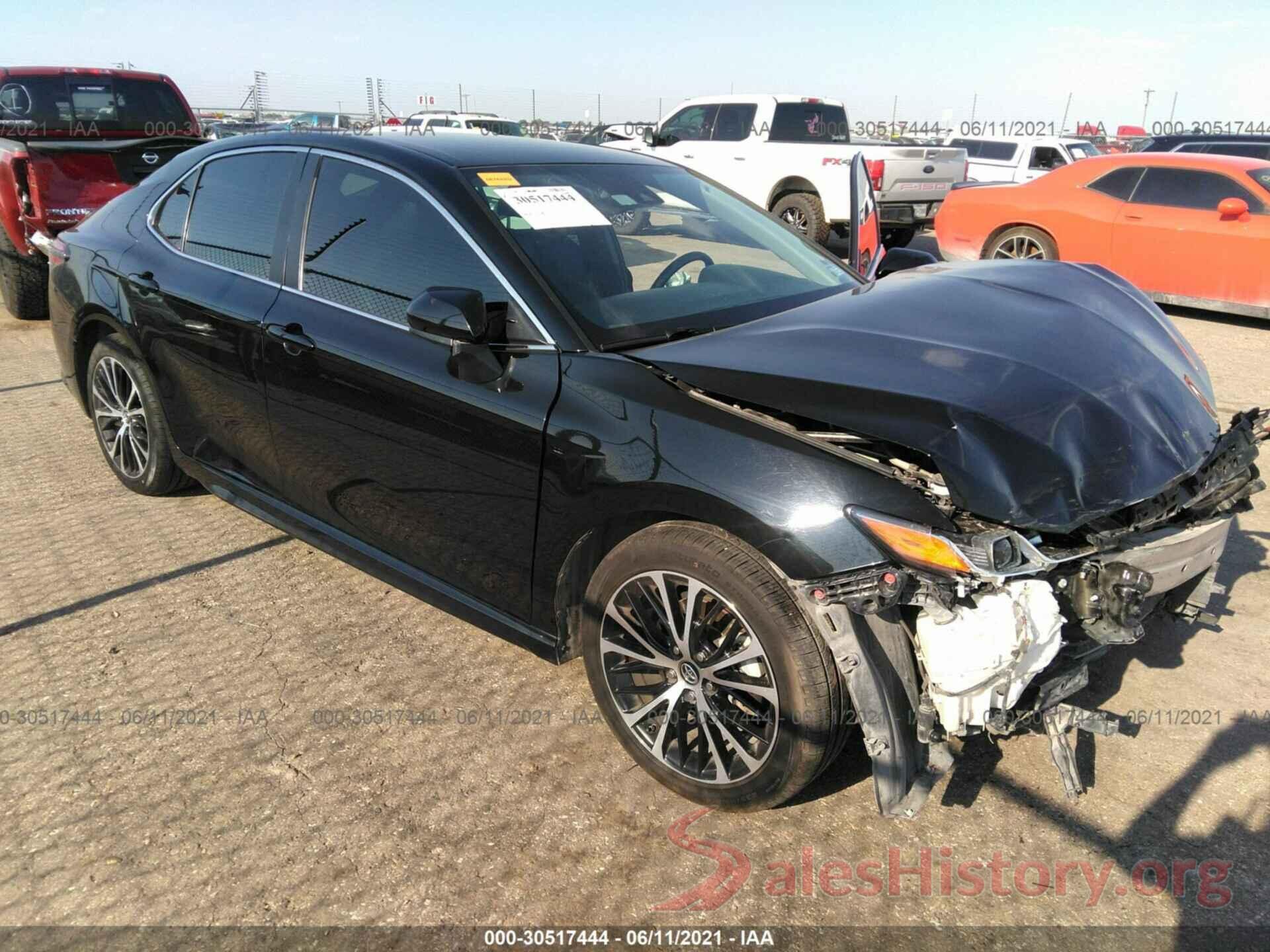 4T1B11HK2KU747950 2019 TOYOTA CAMRY