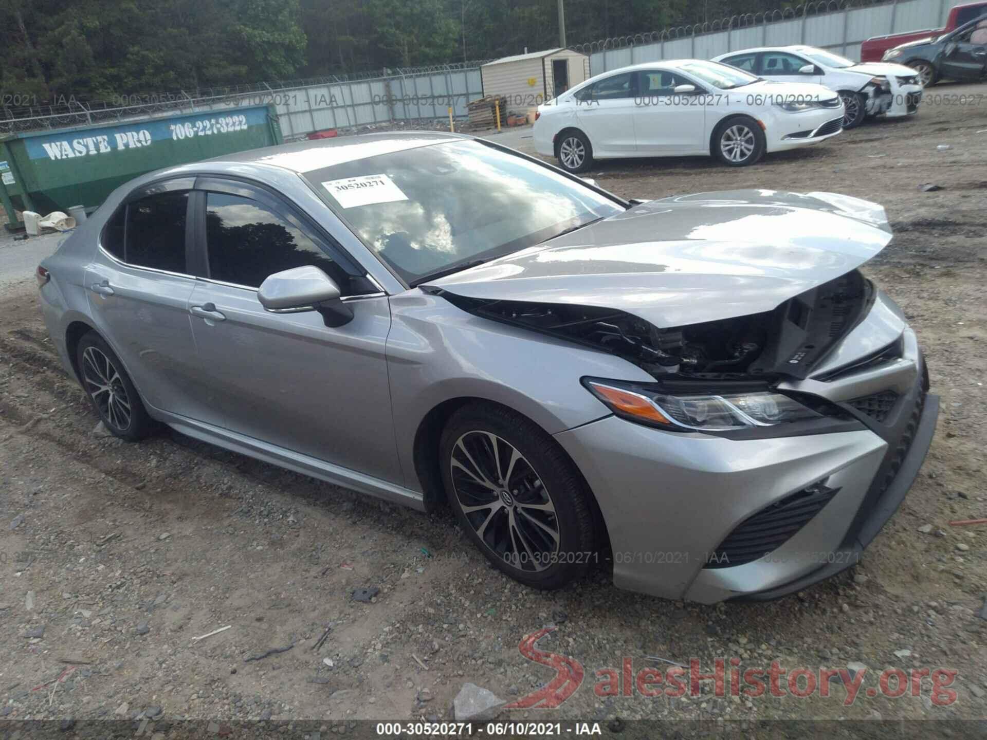 4T1B11HK8JU672332 2018 TOYOTA CAMRY