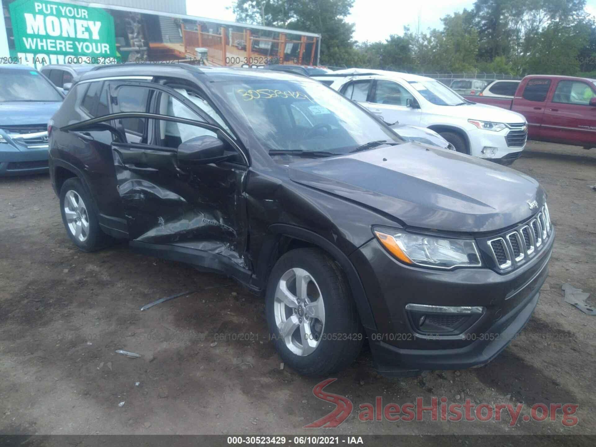 3C4NJCBB7JT272553 2018 JEEP COMPASS