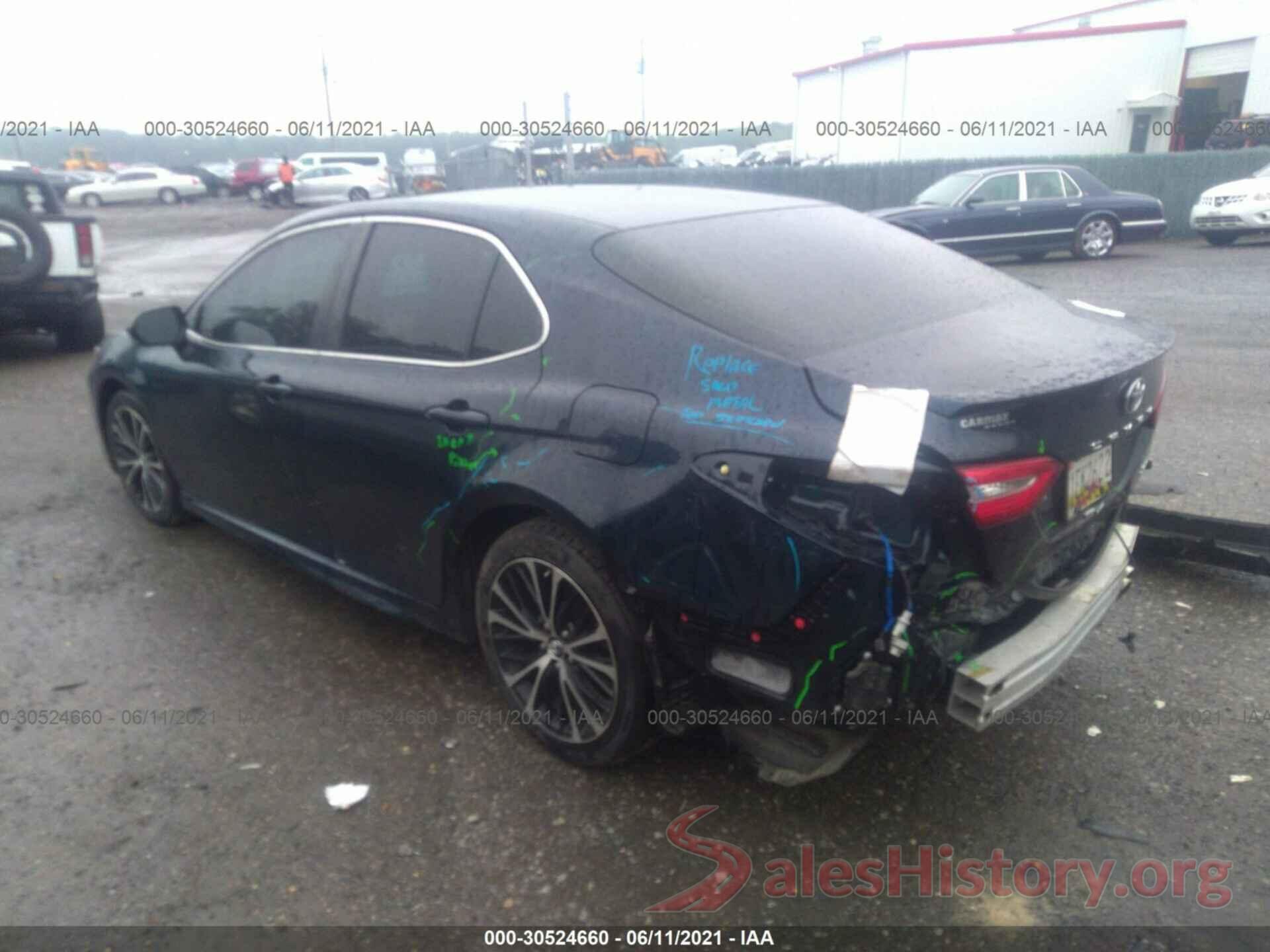 4T1B11HK5JU579753 2018 TOYOTA CAMRY