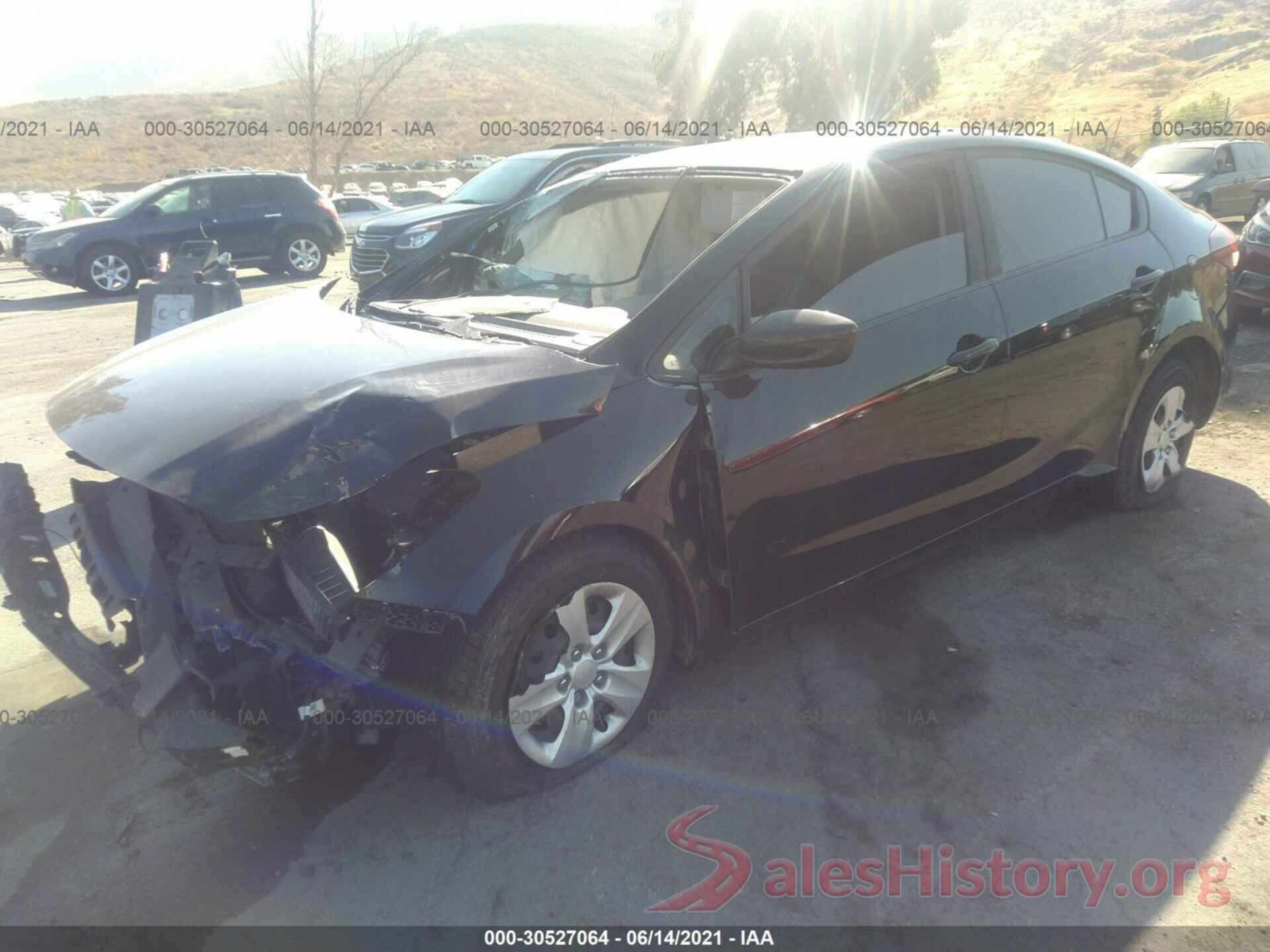 3KPFK4A70JE245963 2018 KIA FORTE