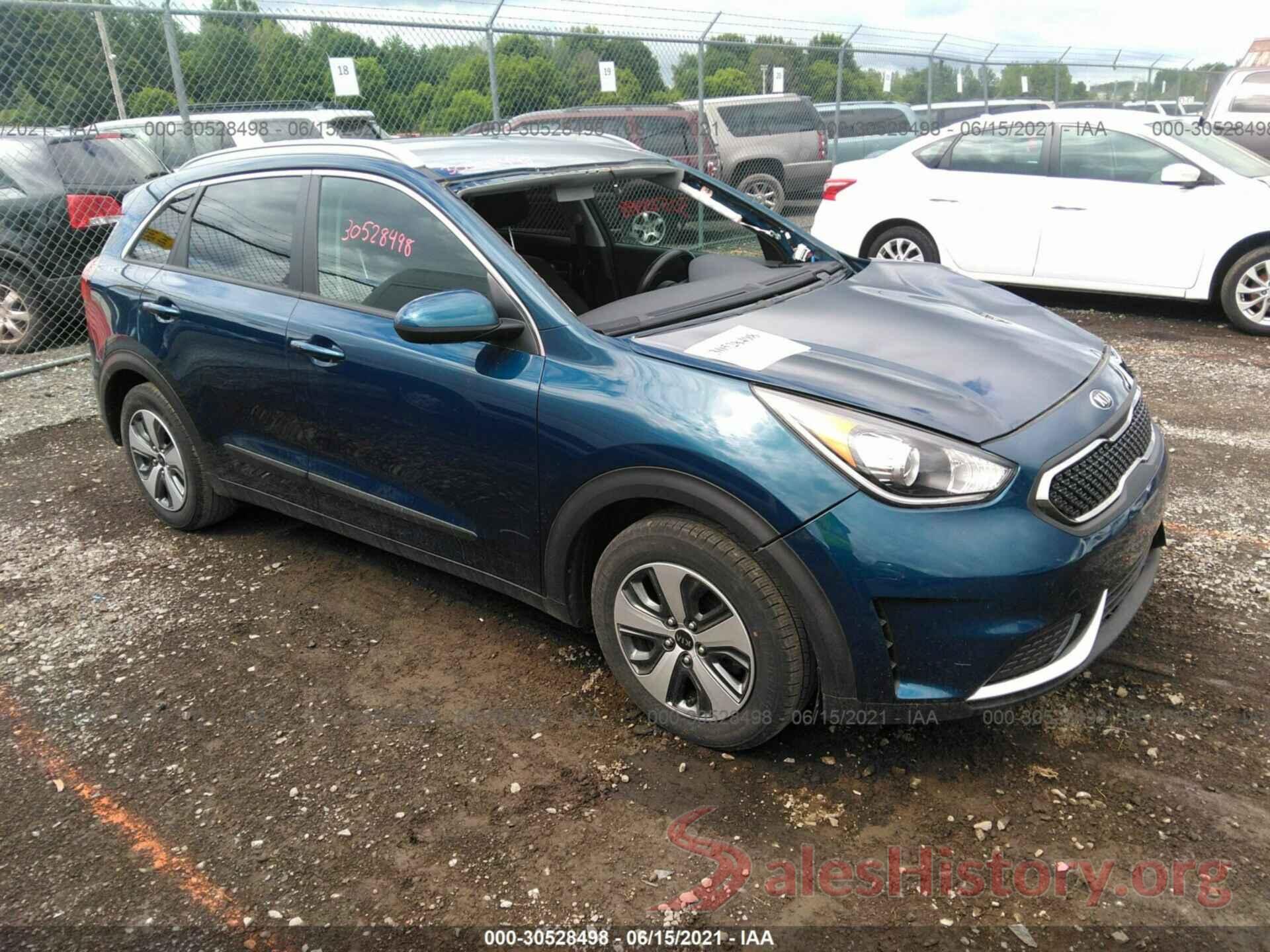 KNDCB3LC2J5206102 2018 KIA NIRO