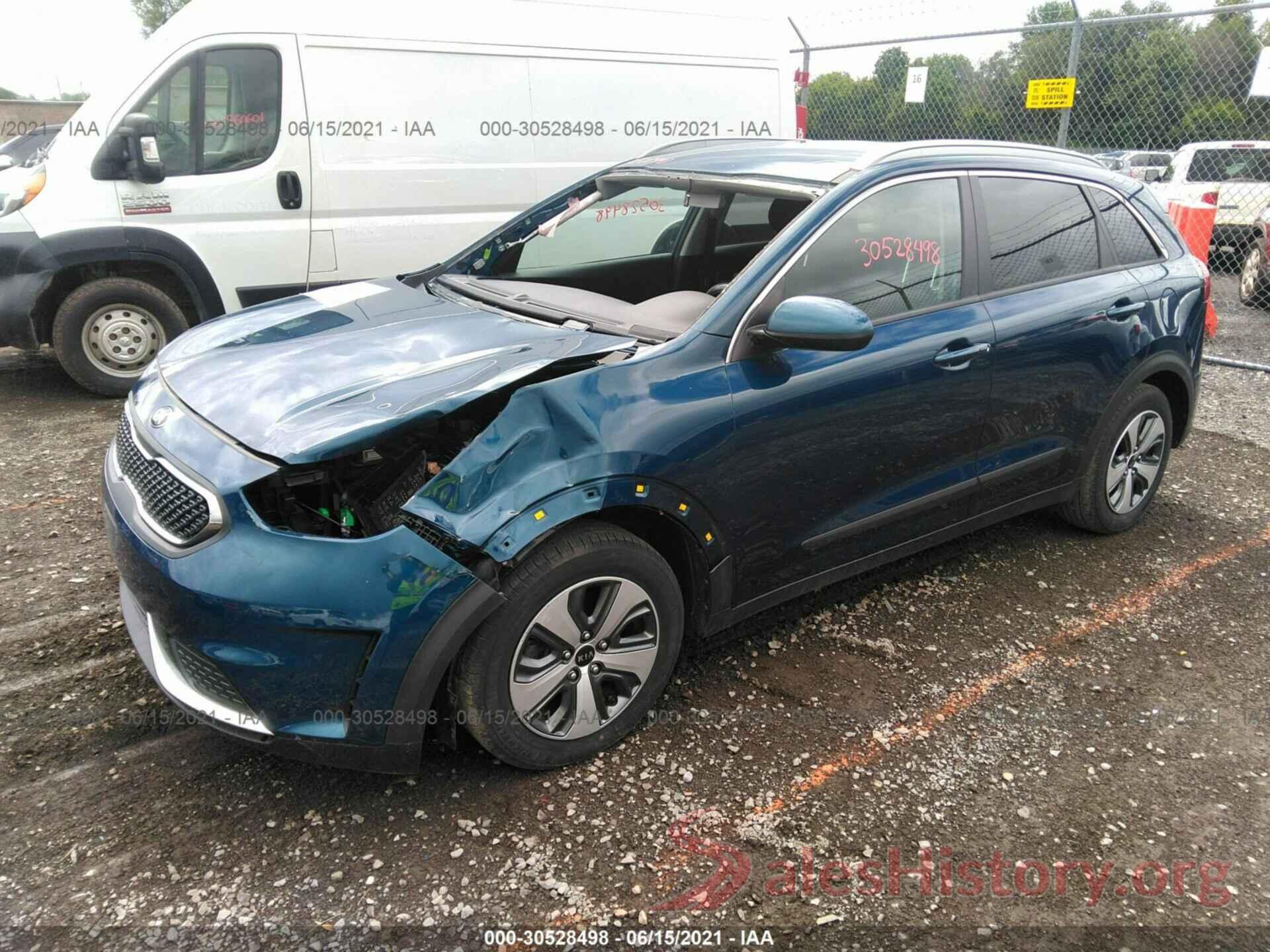 KNDCB3LC2J5206102 2018 KIA NIRO